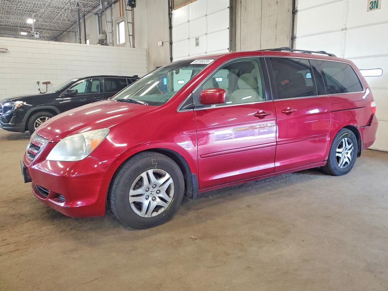 2006 Honda Odyssey Ex Red vin: 5FNRL38446B404713