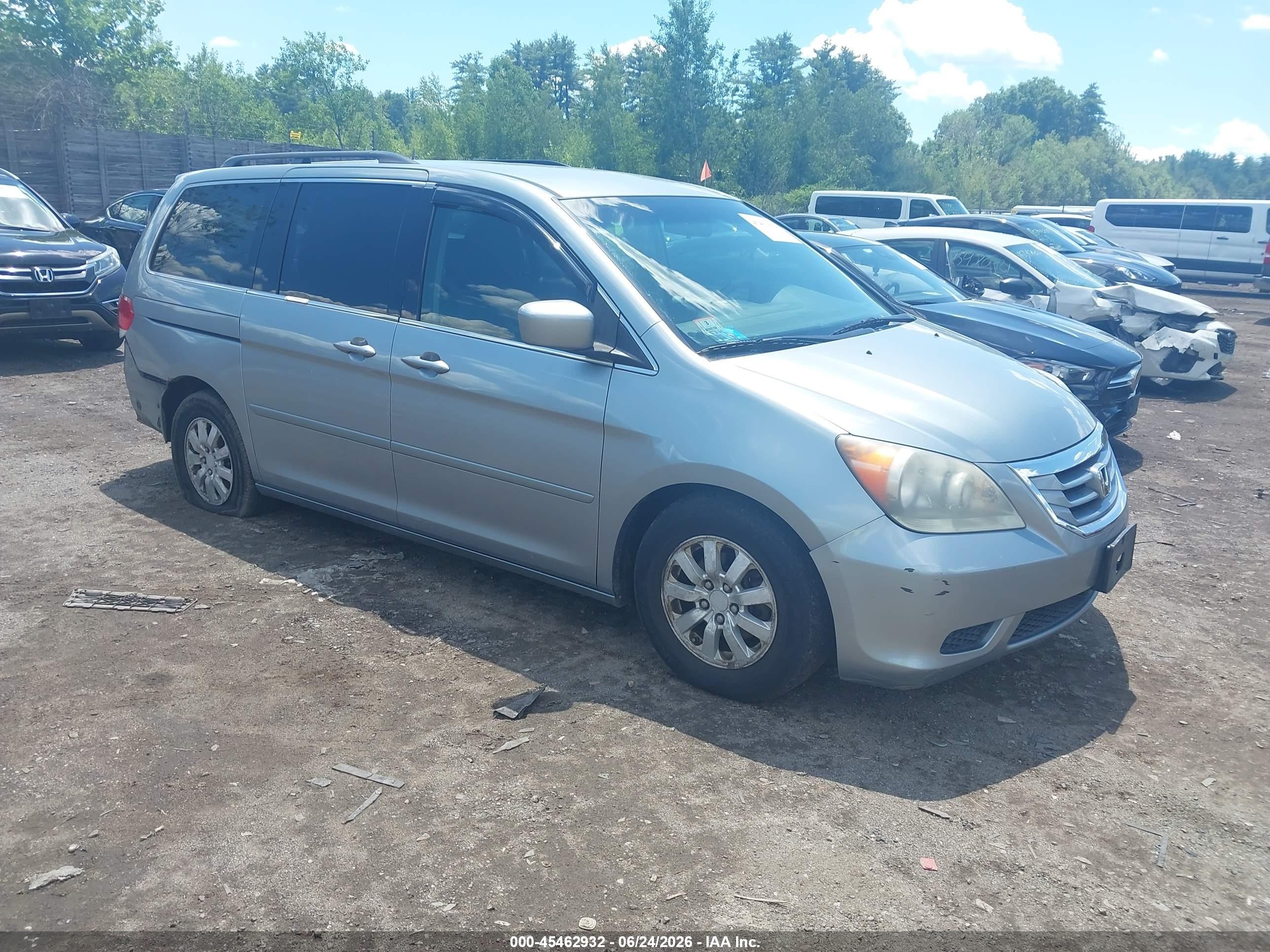 2008 Honda Odyssey Ex Серебряный vin: 5FNRL38448B090192