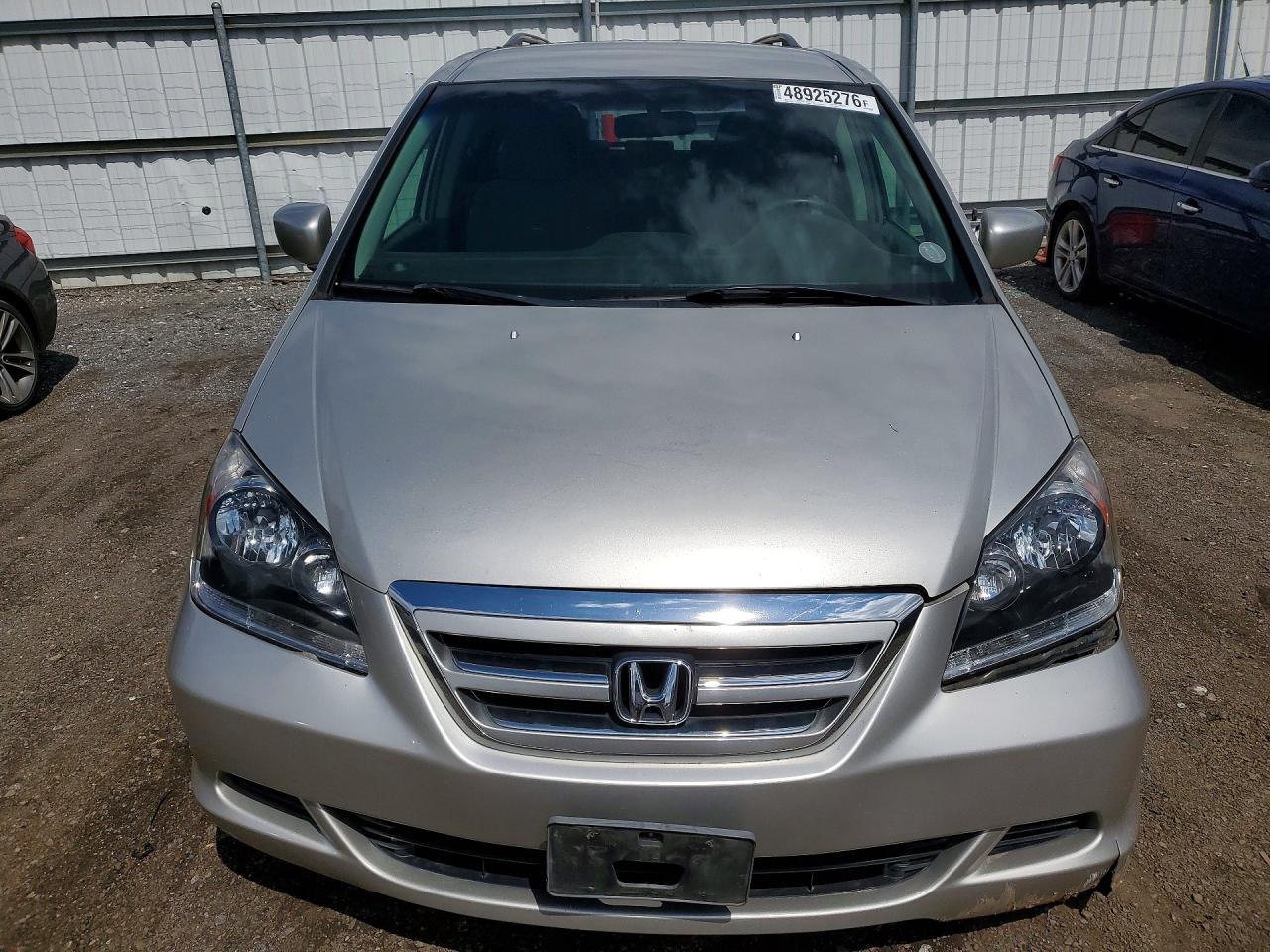 2005 Honda Odyssey Ex Silver vin: 5FNRL38455B415945