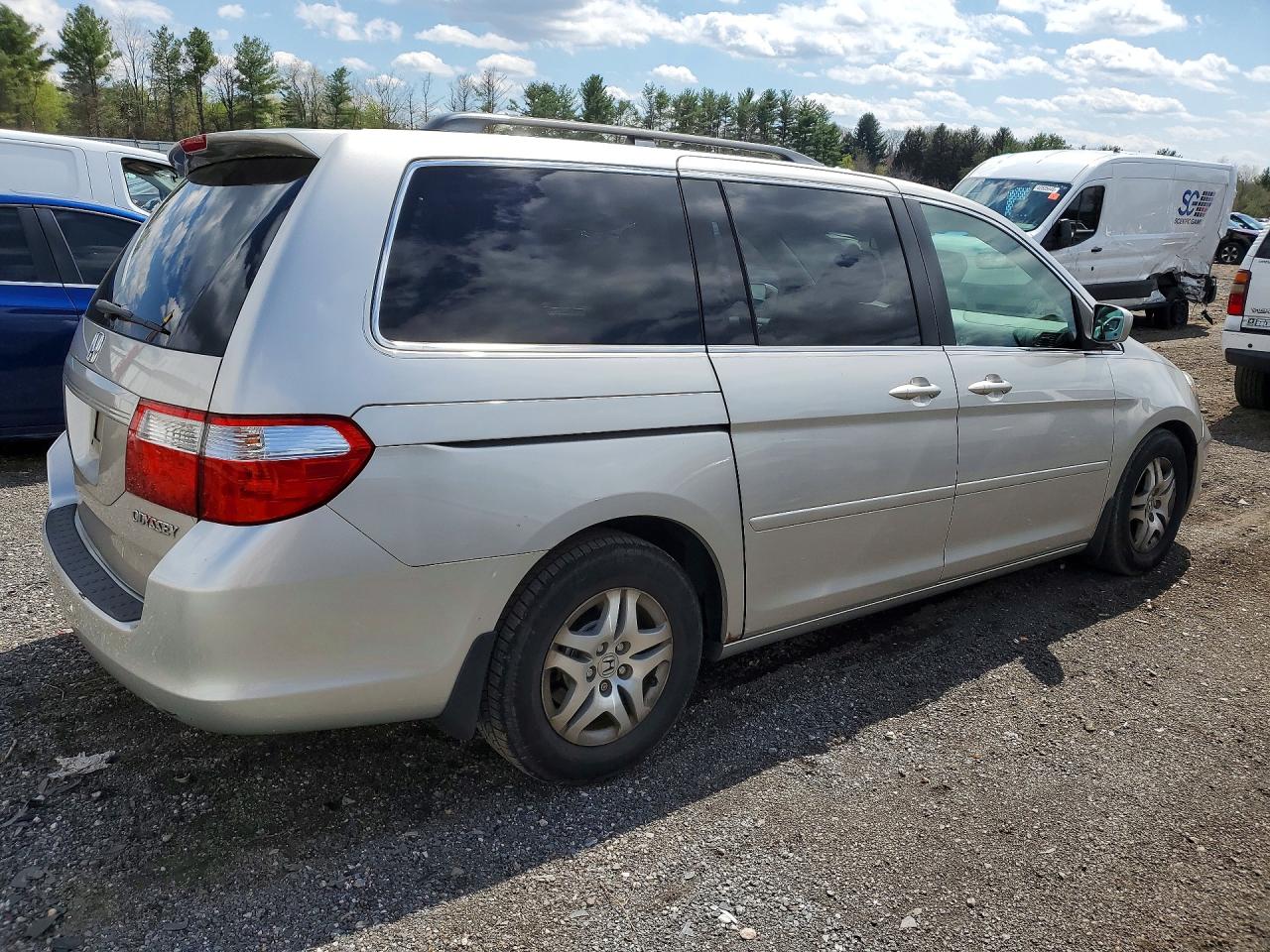 2005 Honda Odyssey Ex Silver vin: 5FNRL38455B415945