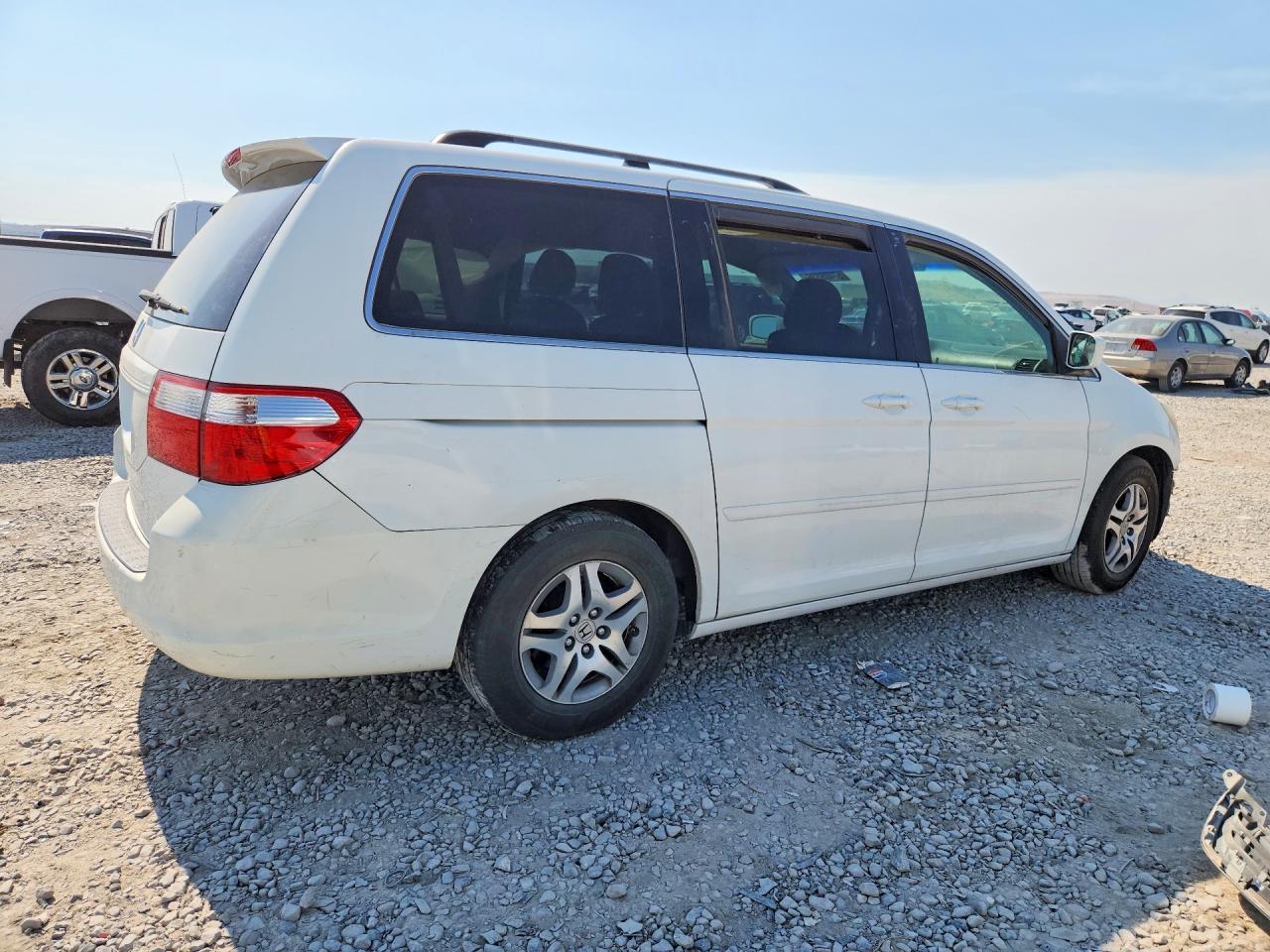 2007 Honda Odyssey Ex White vin: 5FNRL38457B031196