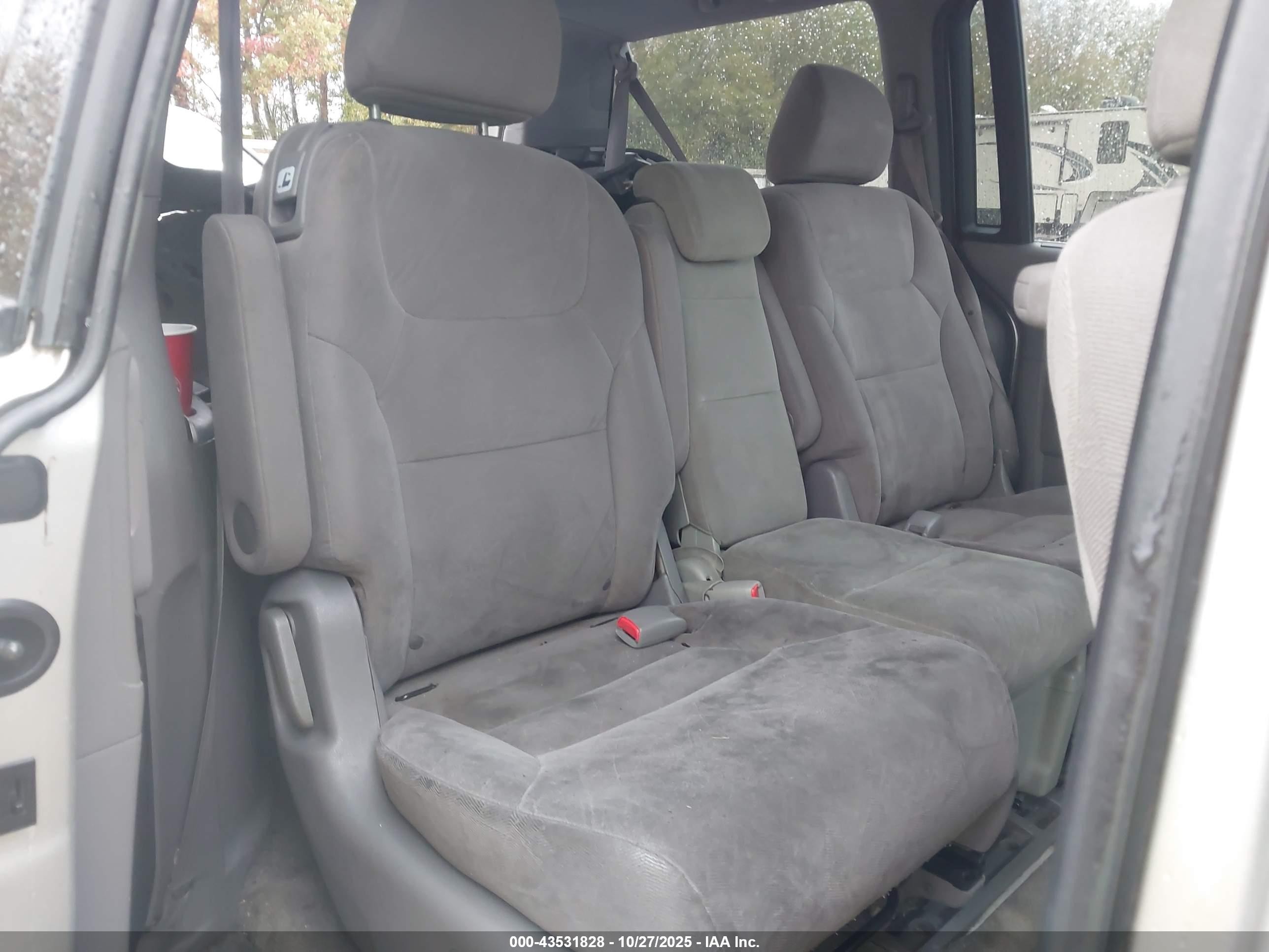 2008 Honda Odyssey Ex Silver vin: 5FNRL38458B020345