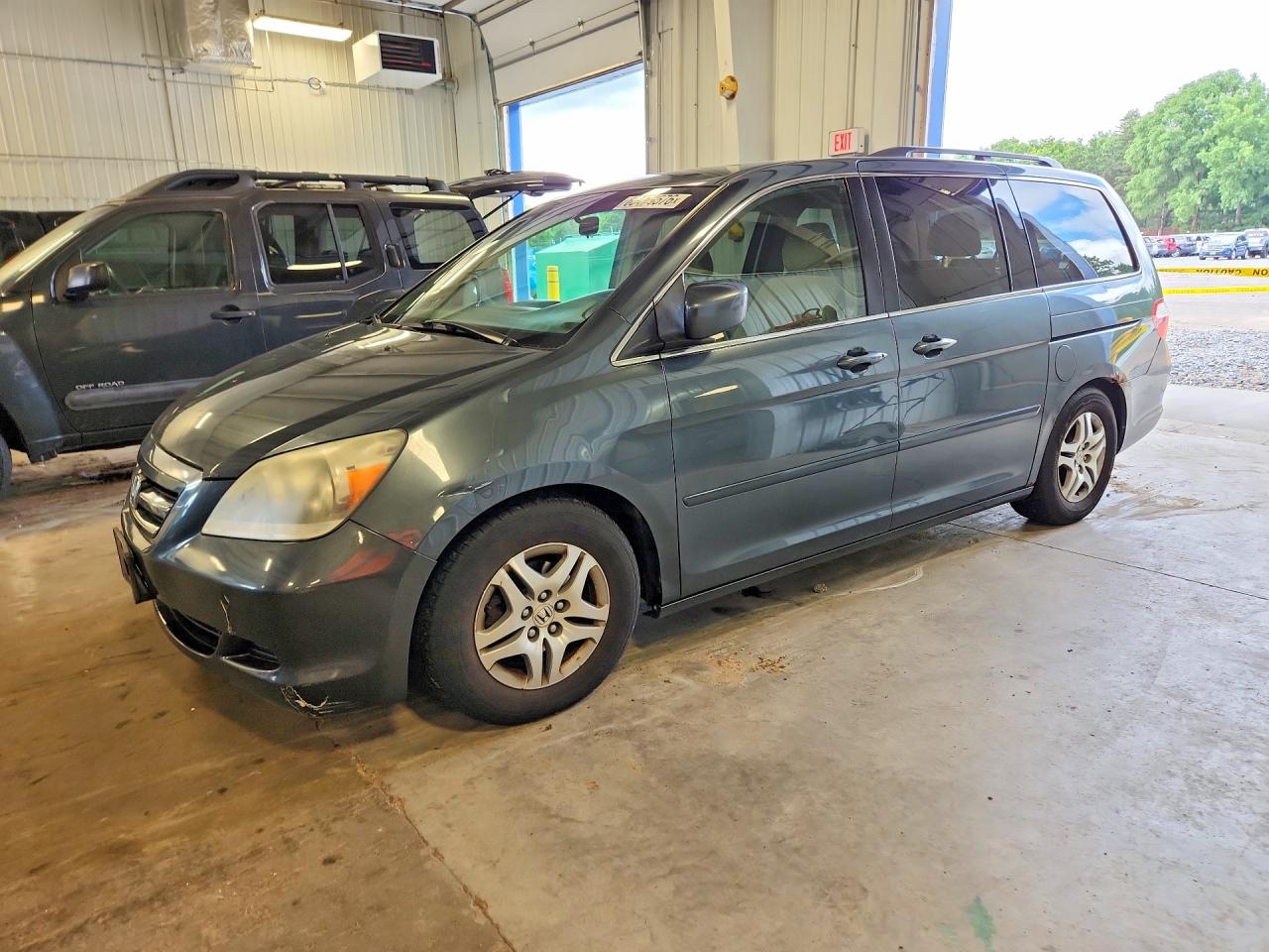 2005 Honda Odyssey Ex Charcoal vin: 5FNRL38465B400595