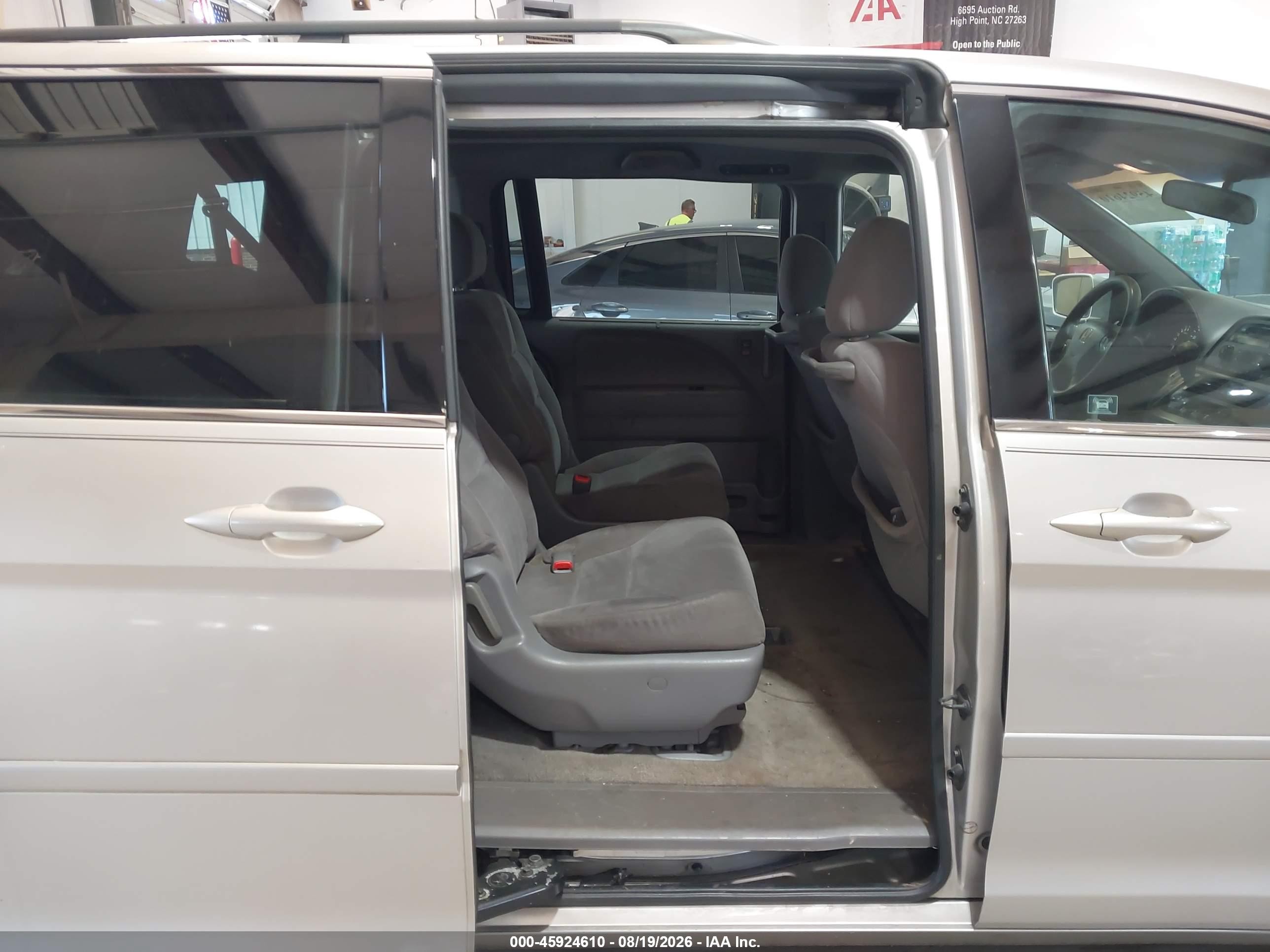 2008 Honda Odyssey Ex Silver vin: 5FNRL38468B026946