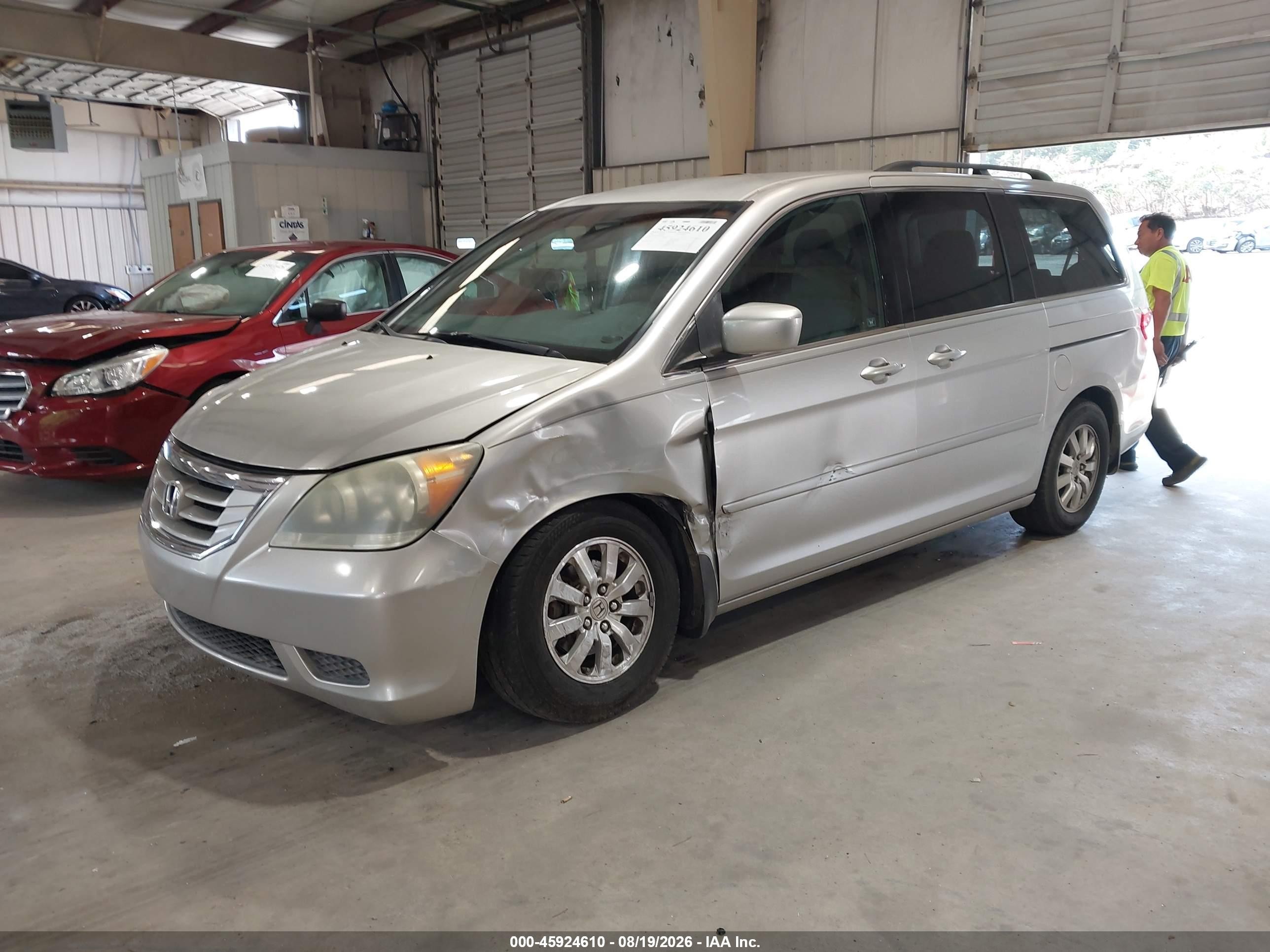 2008 Honda Odyssey Ex Silver vin: 5FNRL38468B026946