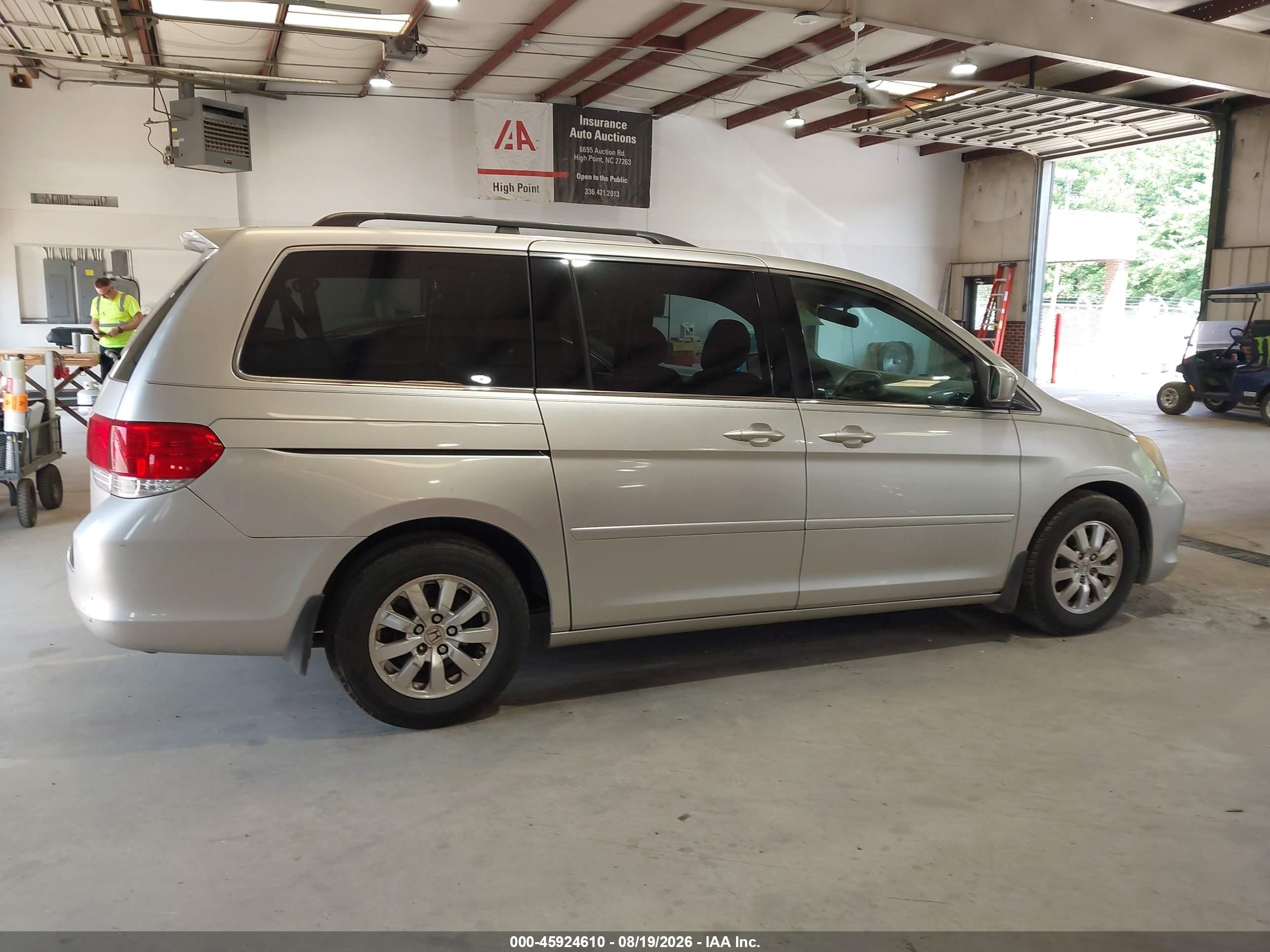 2008 Honda Odyssey Ex Silver vin: 5FNRL38468B026946