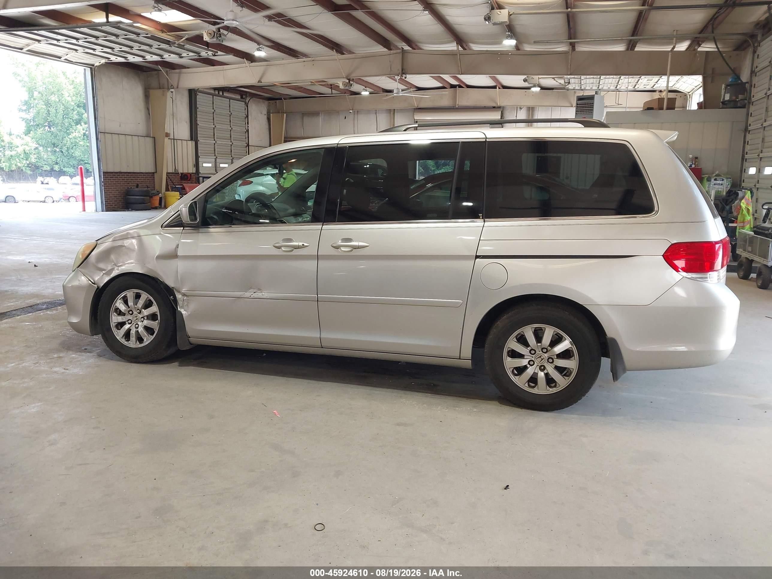 2008 Honda Odyssey Ex Silver vin: 5FNRL38468B026946
