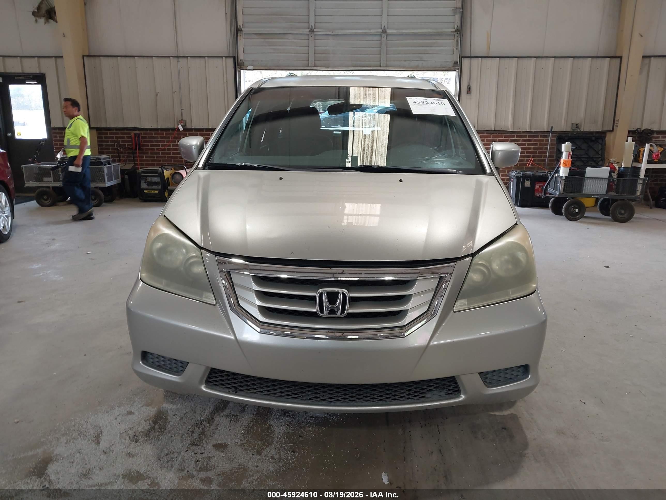 2008 Honda Odyssey Ex Silver vin: 5FNRL38468B026946