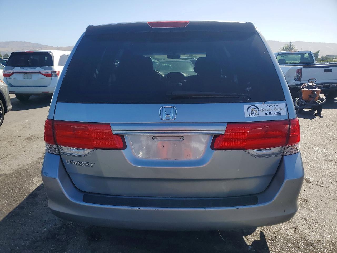 2008 Honda Odyssey Ex Silver vin: 5FNRL38468B101175