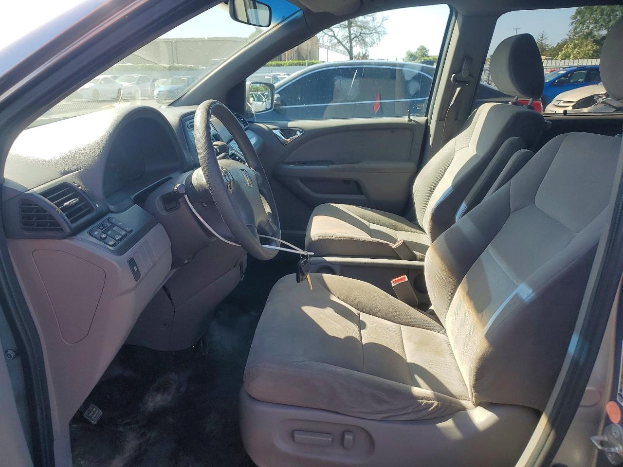 2008 Honda Odyssey Ex Silver vin: 5FNRL38468B101175