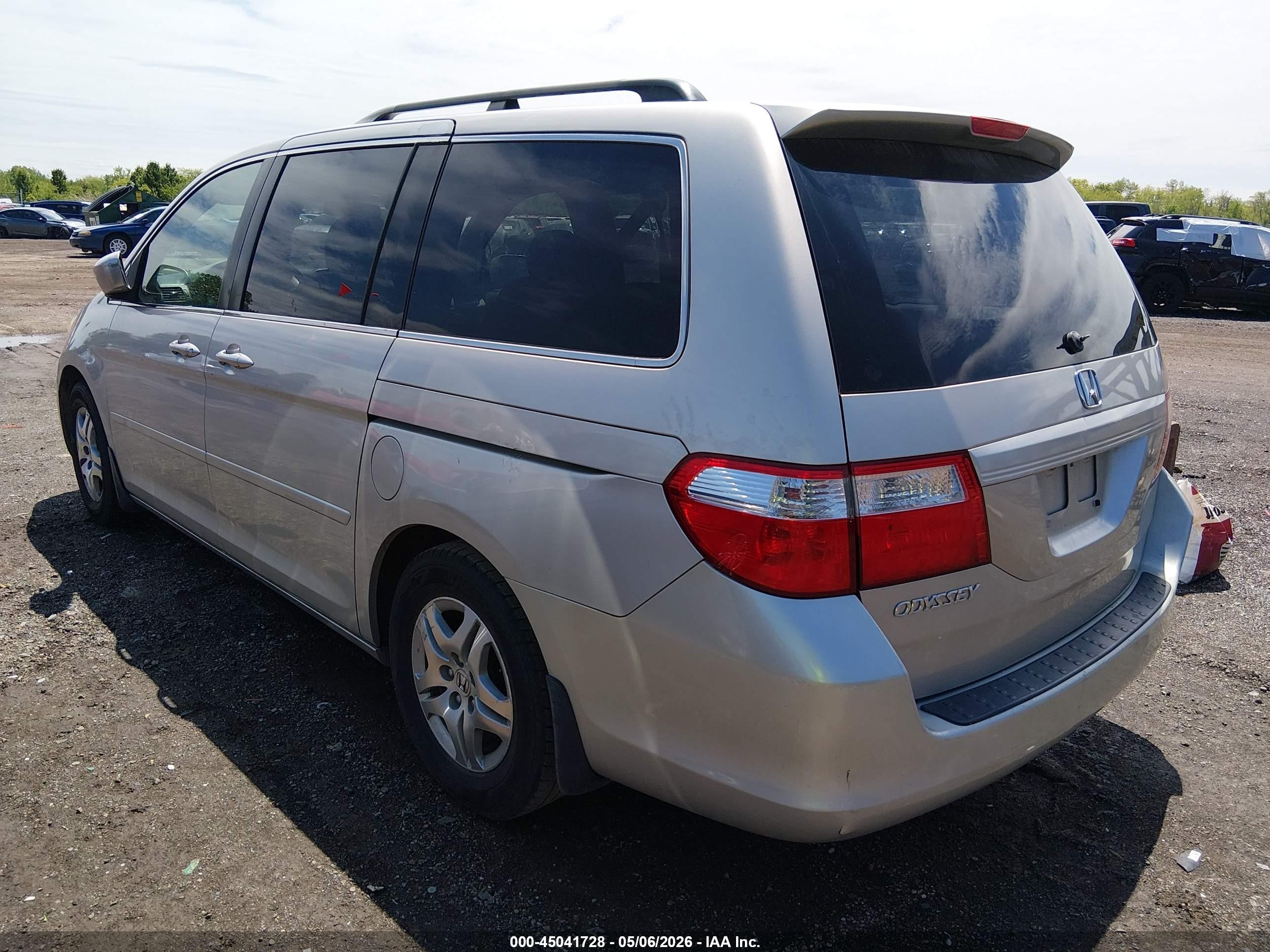 2006 Honda Odyssey Ex Silver vin: 5FNRL38476B047088