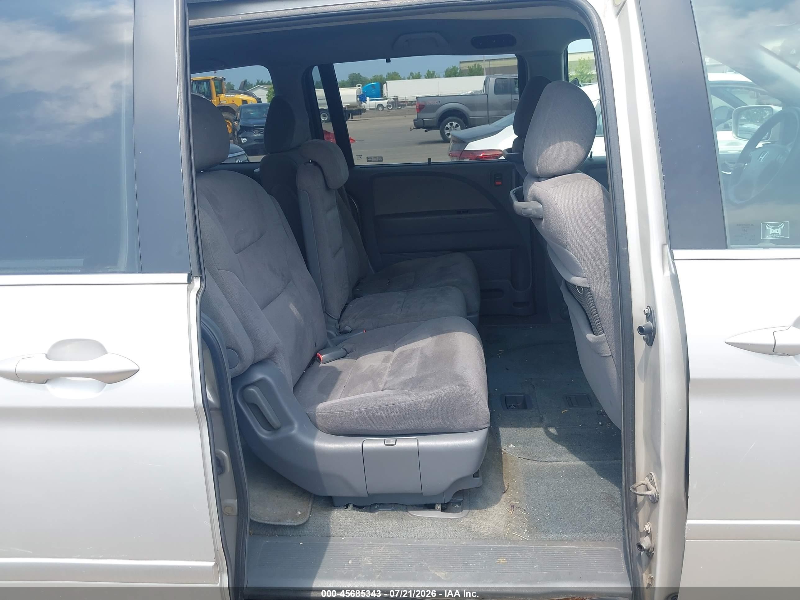 2006 Honda Odyssey Ex Silver vin: 5FNRL38476B407587