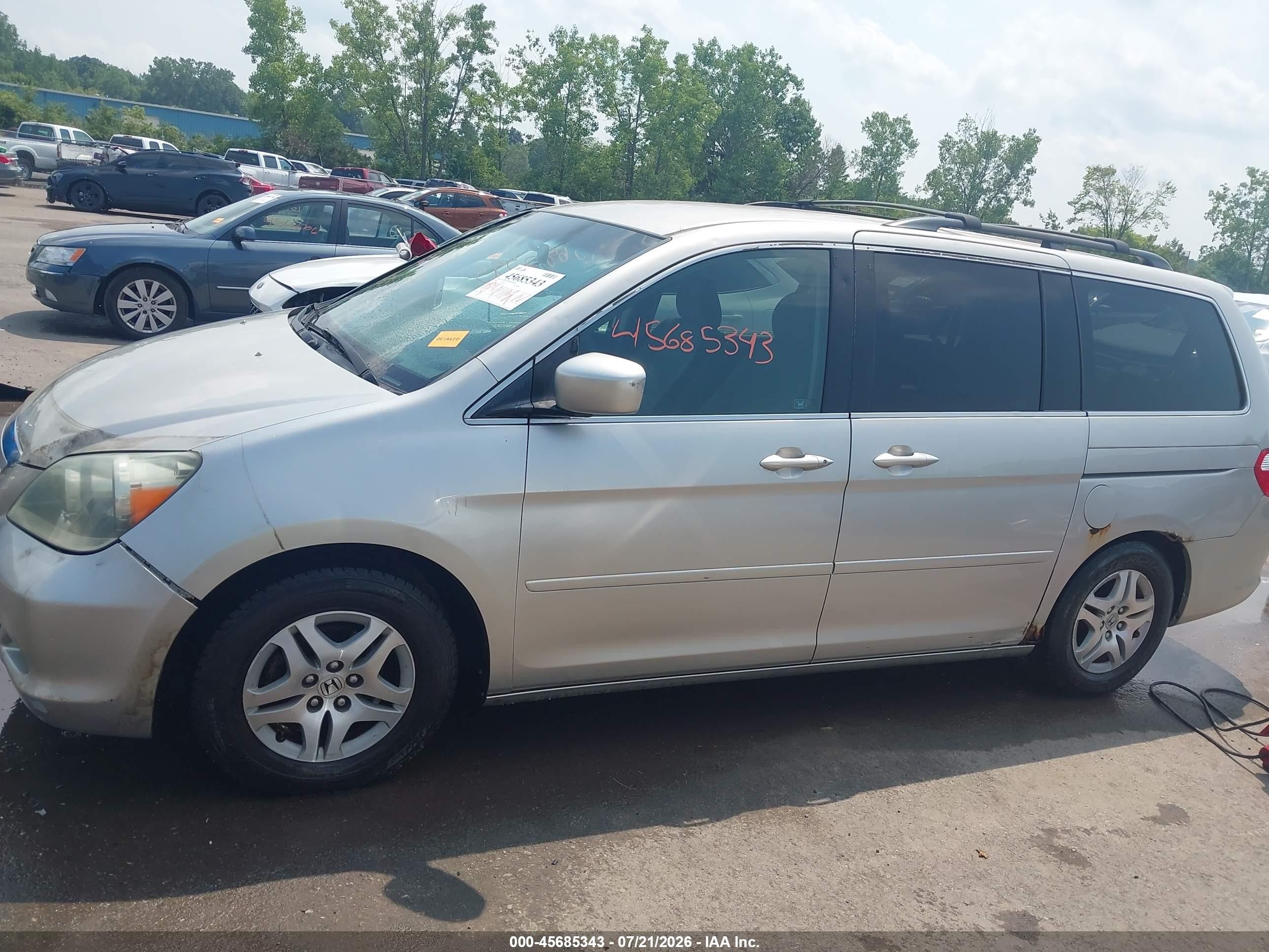 2006 Honda Odyssey Ex Silver vin: 5FNRL38476B407587