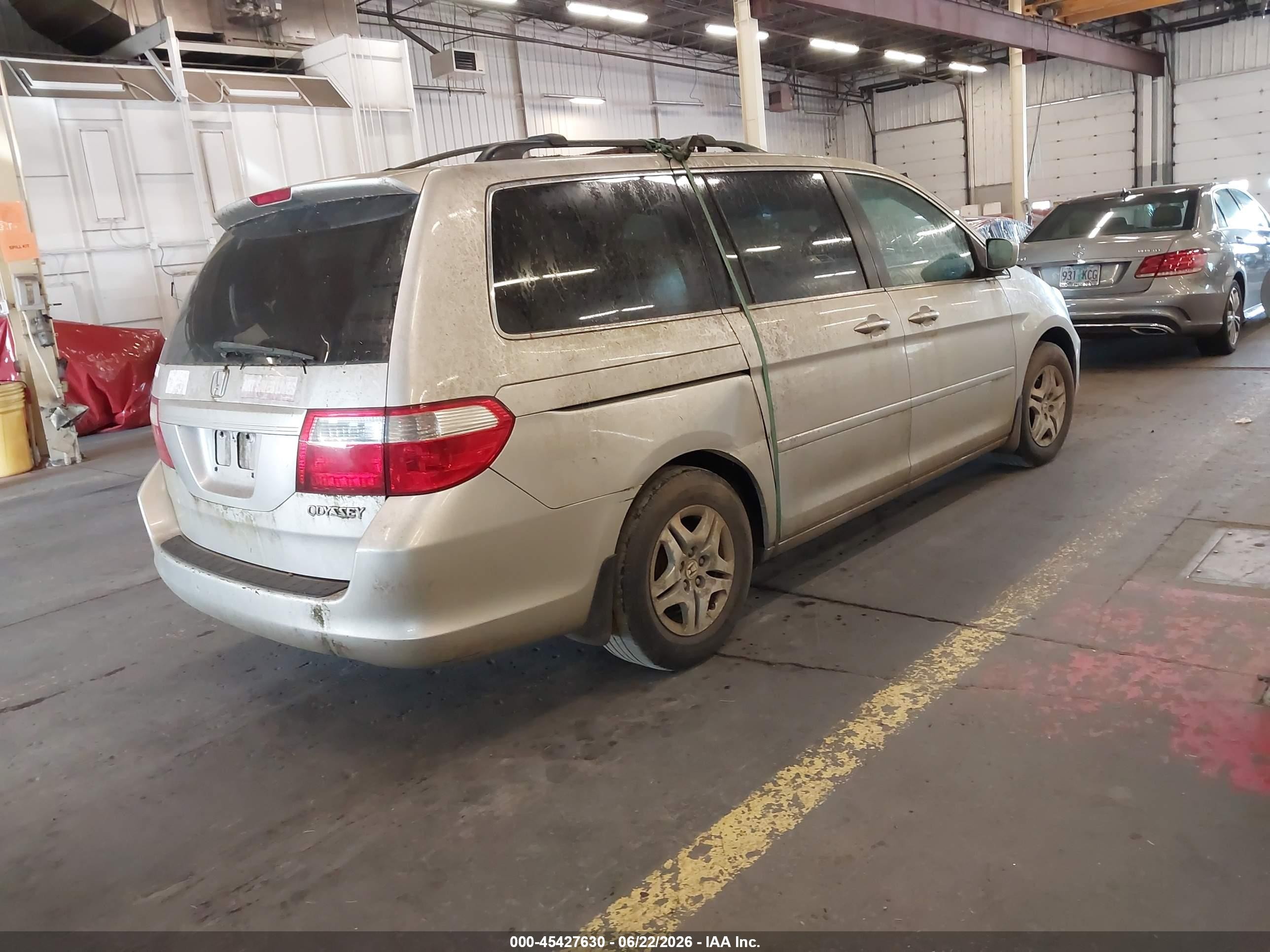 2005 Honda Odyssey Ex Silver vin: 5FNRL38485B016575