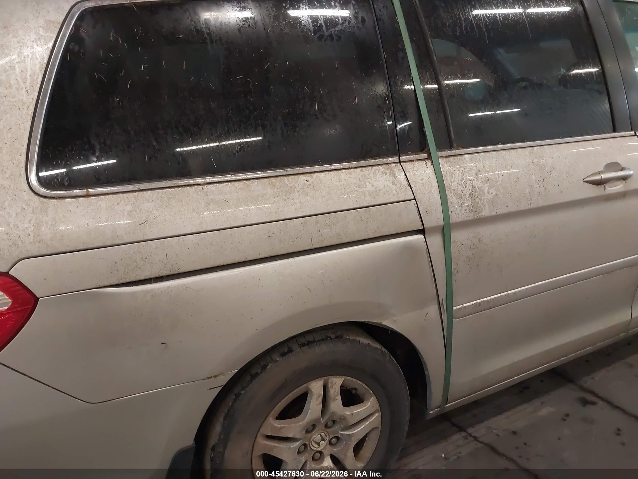 2005 Honda Odyssey Ex Silver vin: 5FNRL38485B016575