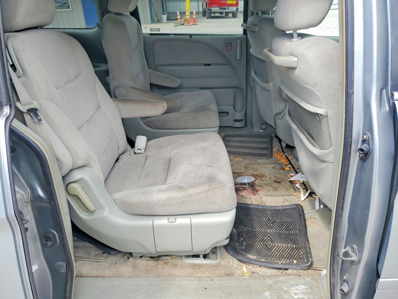 2006 Honda Odyssey Ex Silver vin: 5FNRL38486B094775