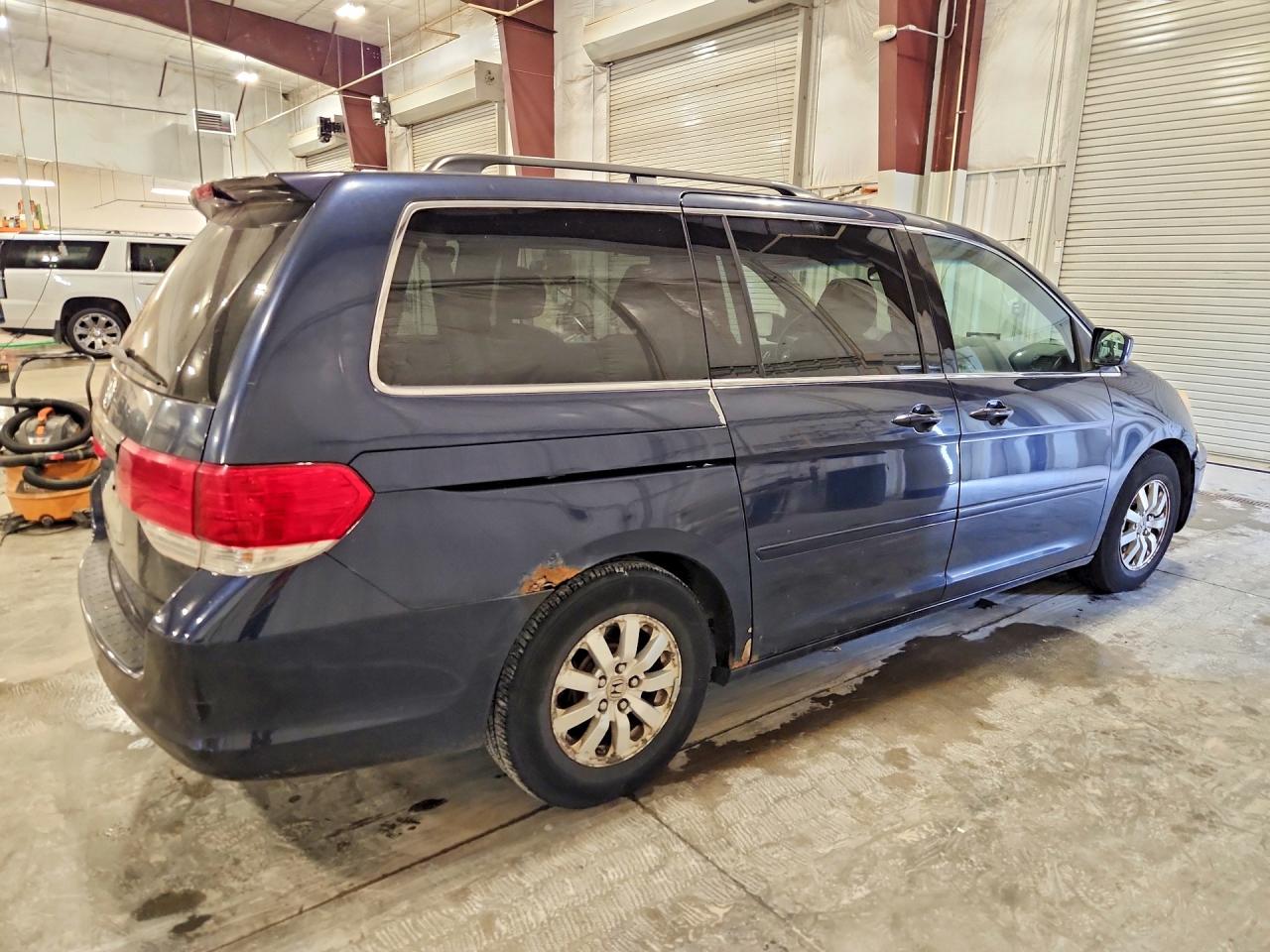 2008 Honda Odyssey Ex Silver vin: 5FNRL38488B027564