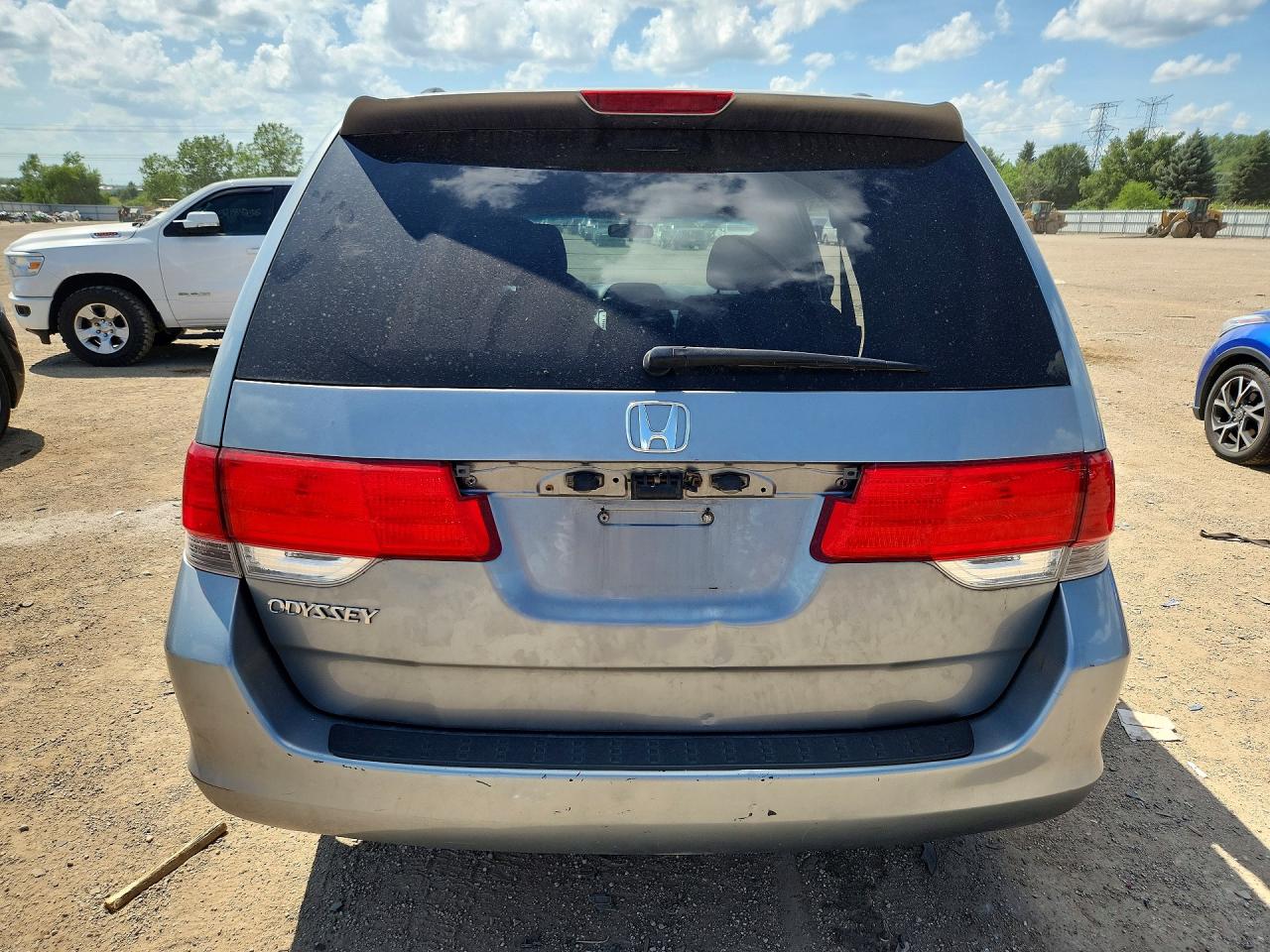 2008 Honda Odyssey Ex Silver vin: 5FNRL38488B101842