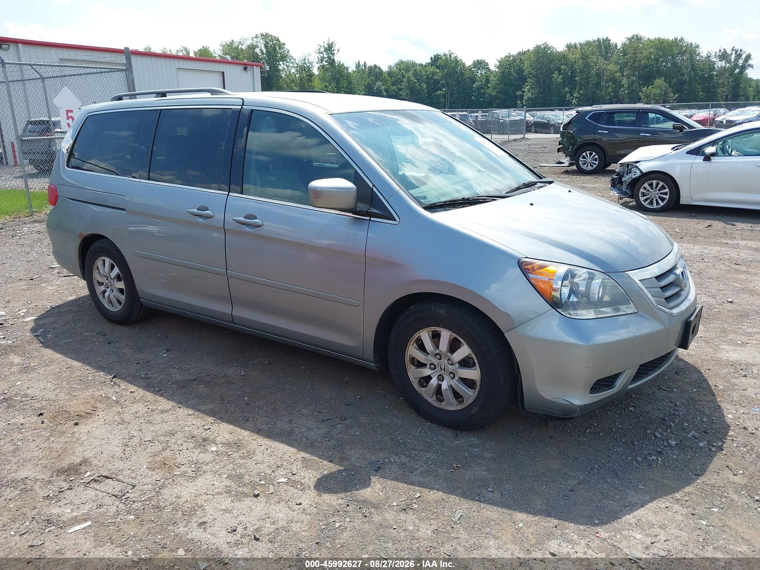 2008 Honda Odyssey Ex Silver vin: 5FNRL38488B110895