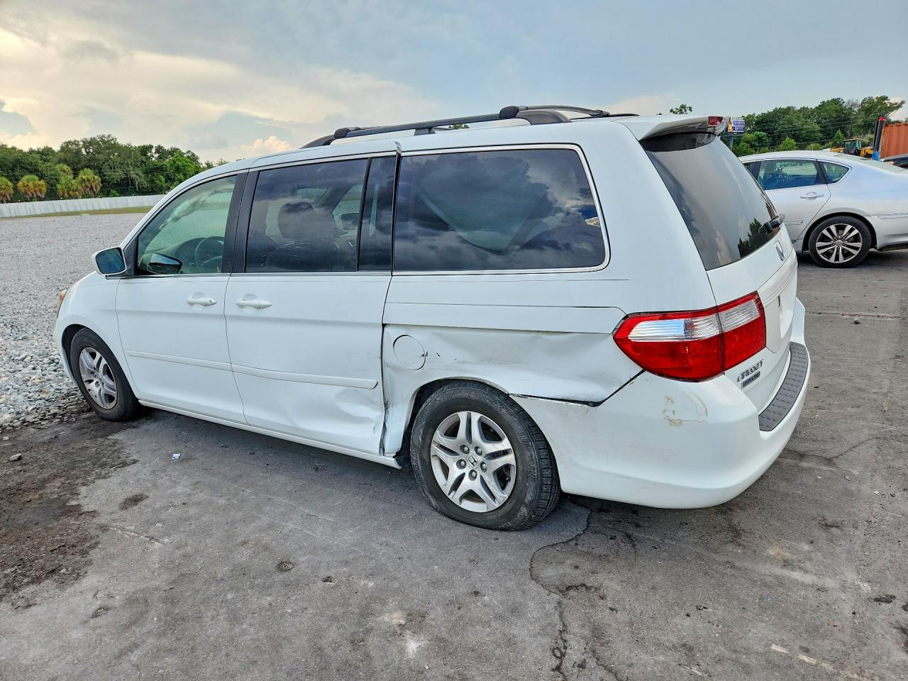 2006 Honda Odyssey Ex White vin: 5FNRL38496B401421