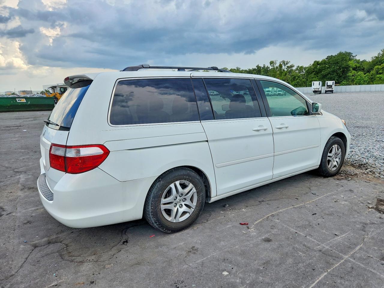 2006 Honda Odyssey Ex White vin: 5FNRL38496B401421