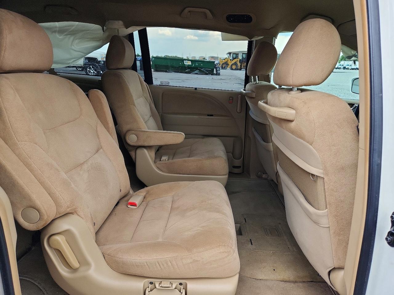 2006 Honda Odyssey Ex White vin: 5FNRL38496B401421