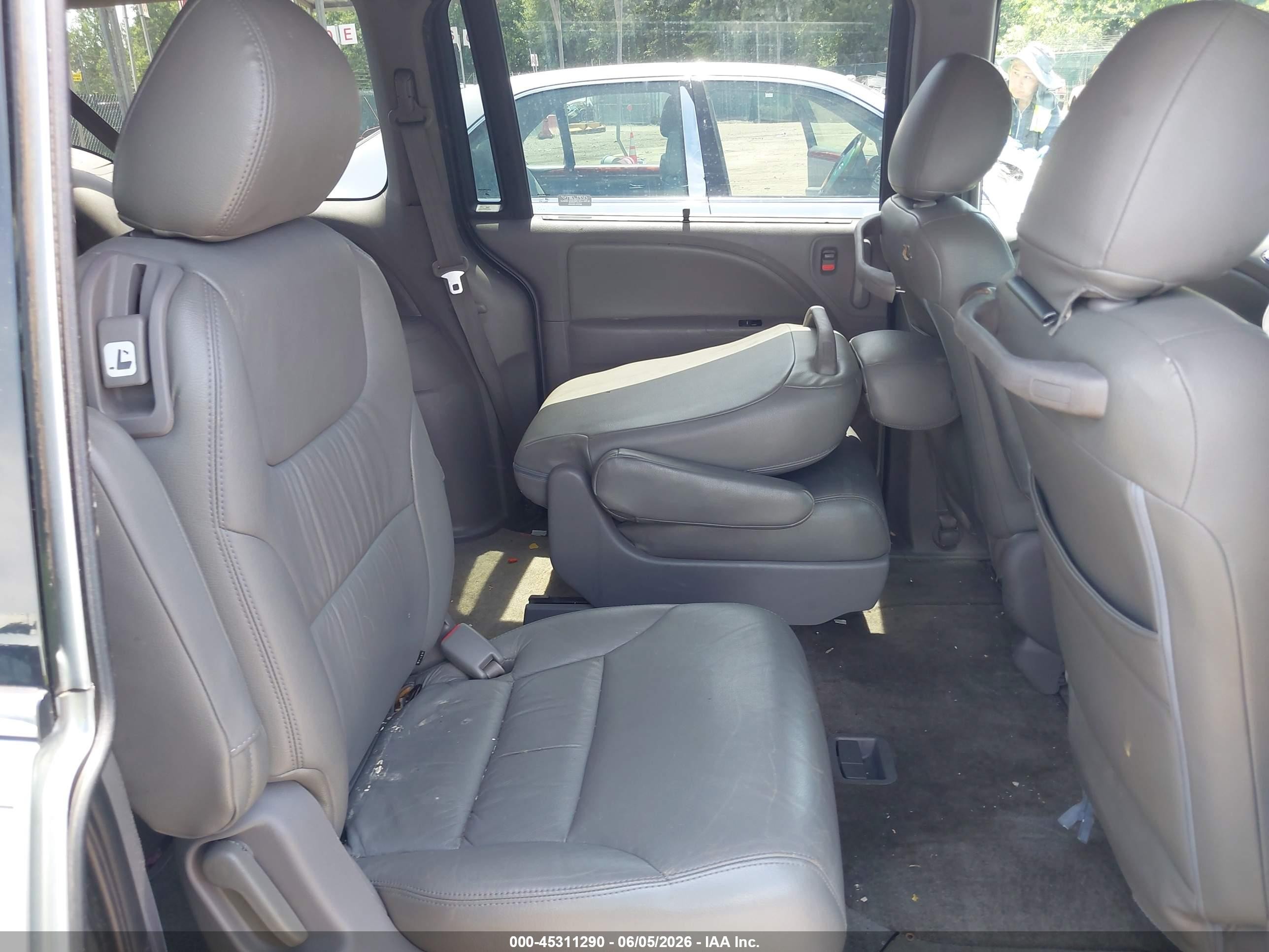 2008 Honda Odyssey Ex Silver vin: 5FNRL38498B010949