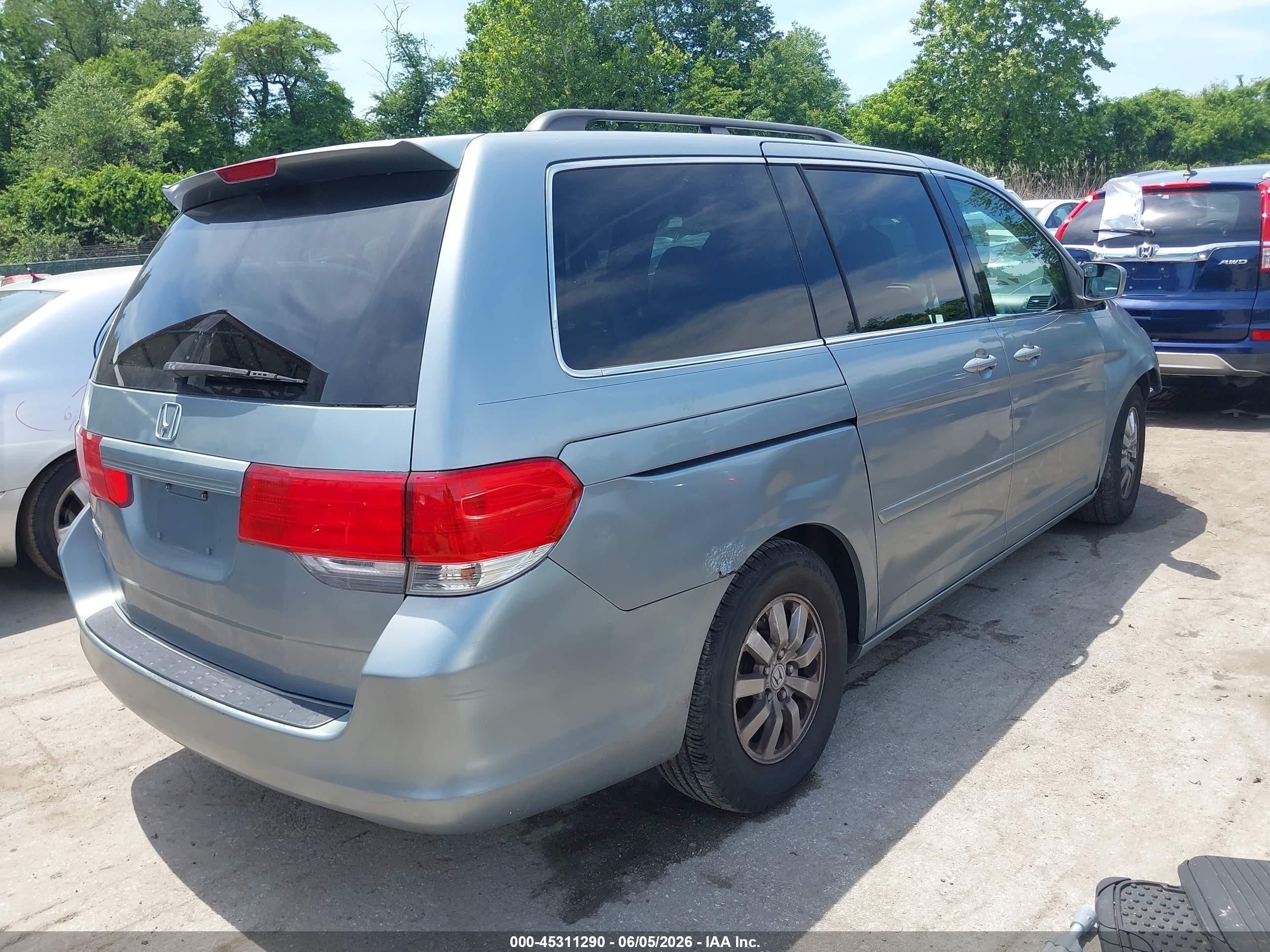 2008 Honda Odyssey Ex Silver vin: 5FNRL38498B010949