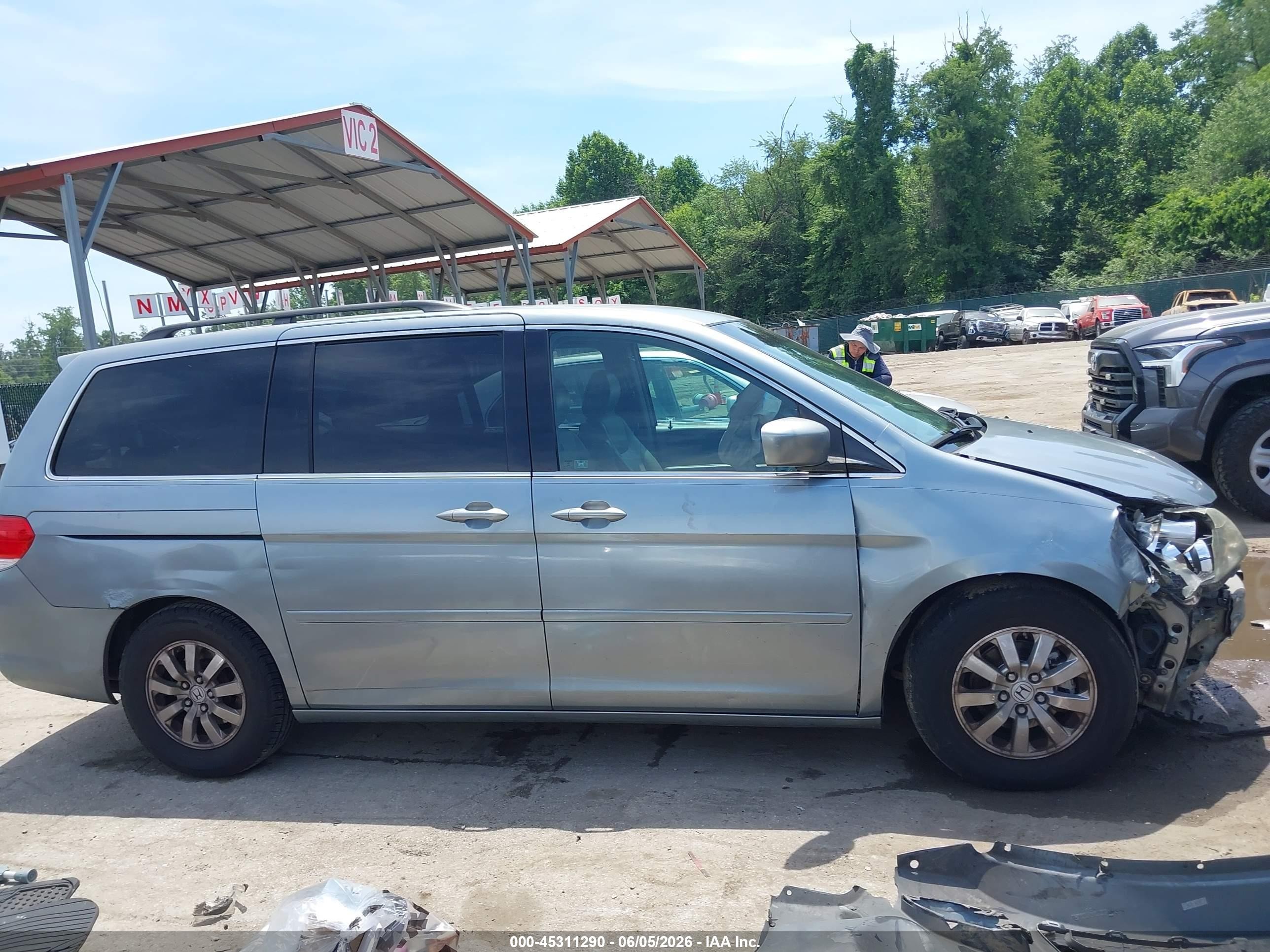 2008 Honda Odyssey Ex Silver vin: 5FNRL38498B010949