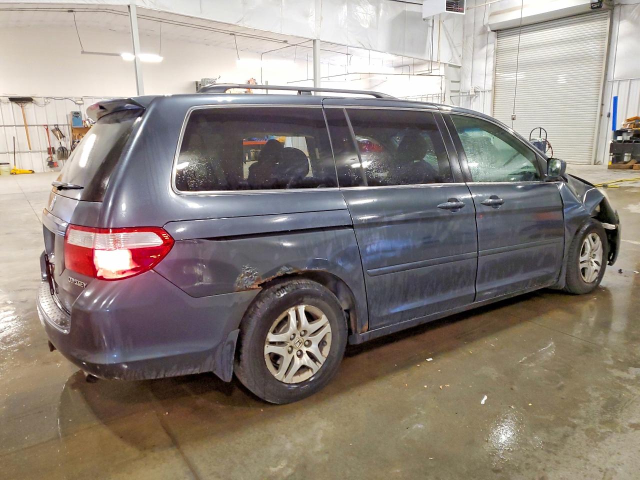2005 Honda Odyssey Gray vin: 5FNRL384X5B011409