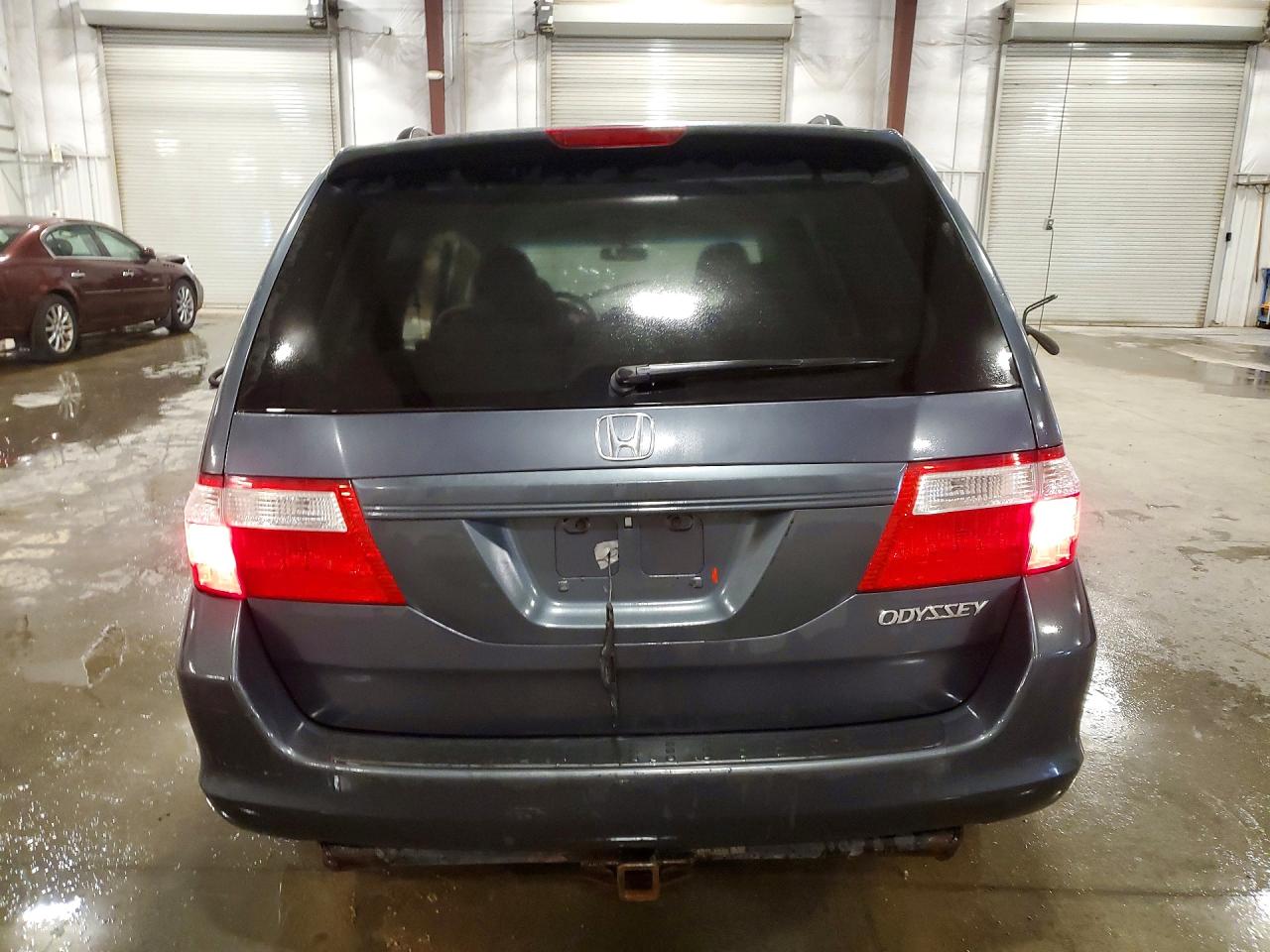 2005 Honda Odyssey Gray vin: 5FNRL384X5B011409
