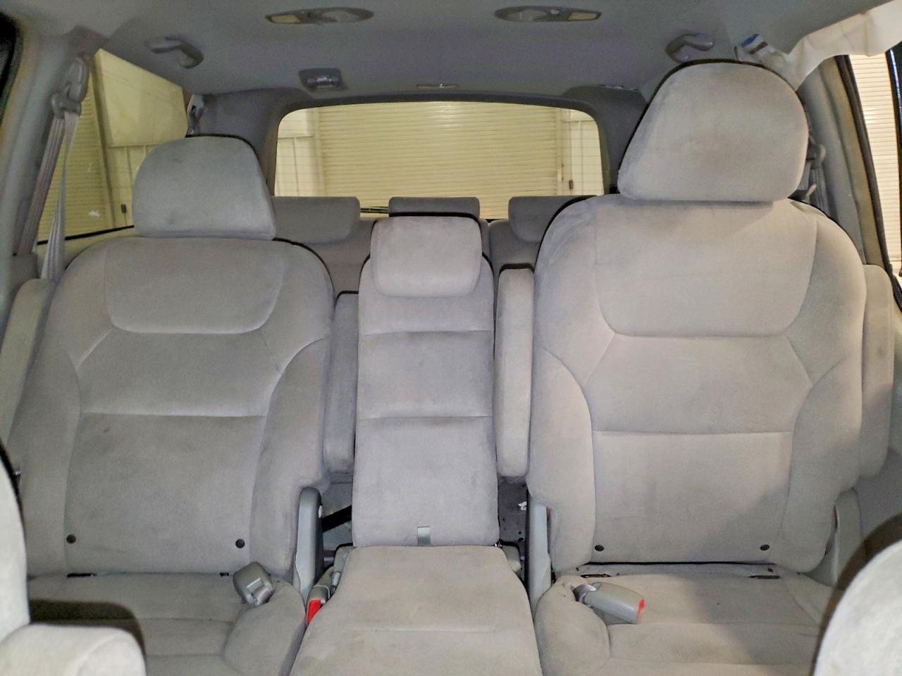 2005 Honda Odyssey Gray vin: 5FNRL384X5B011409