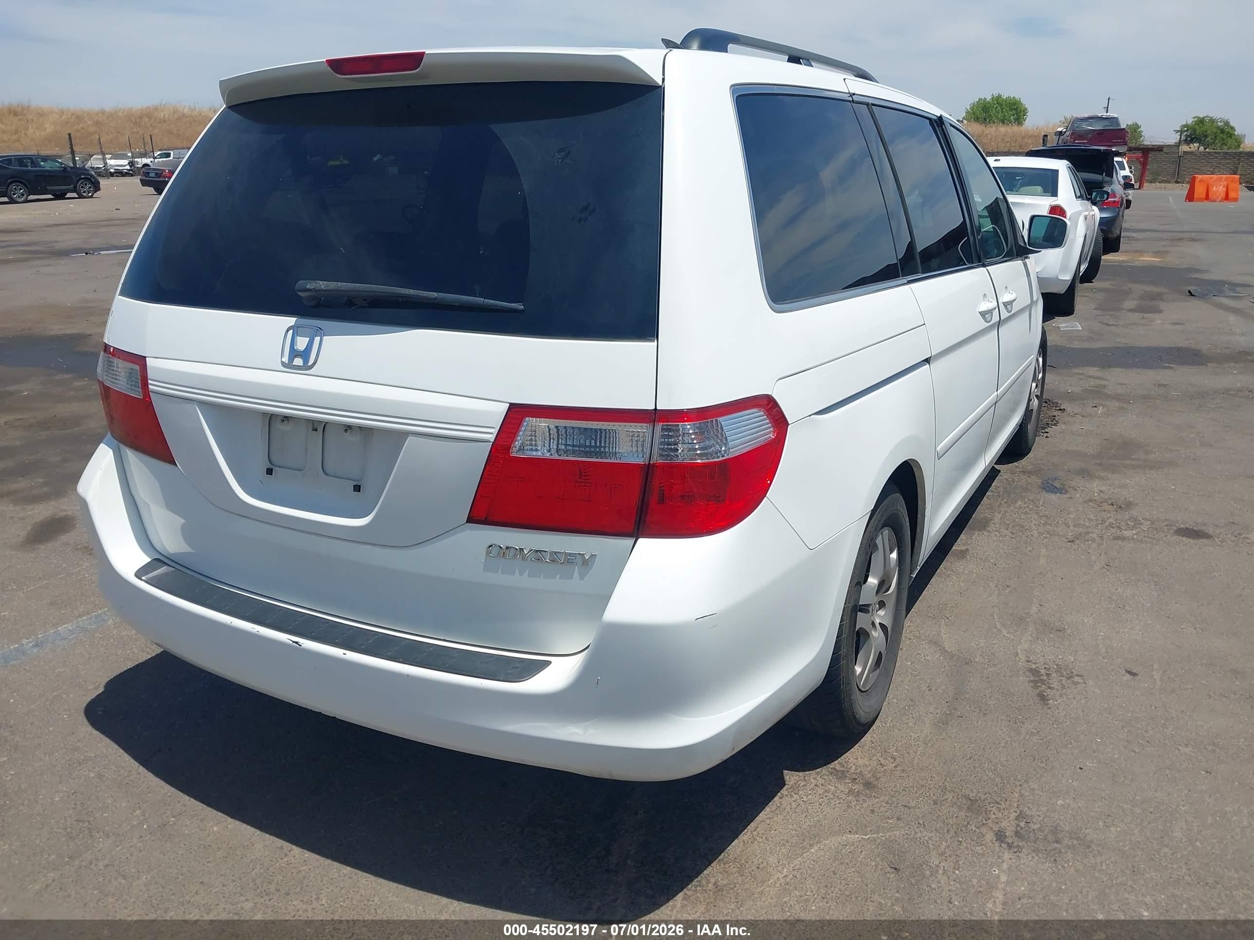 2005 Honda Odyssey Ex Белый vin: 5FNRL384X5B411793