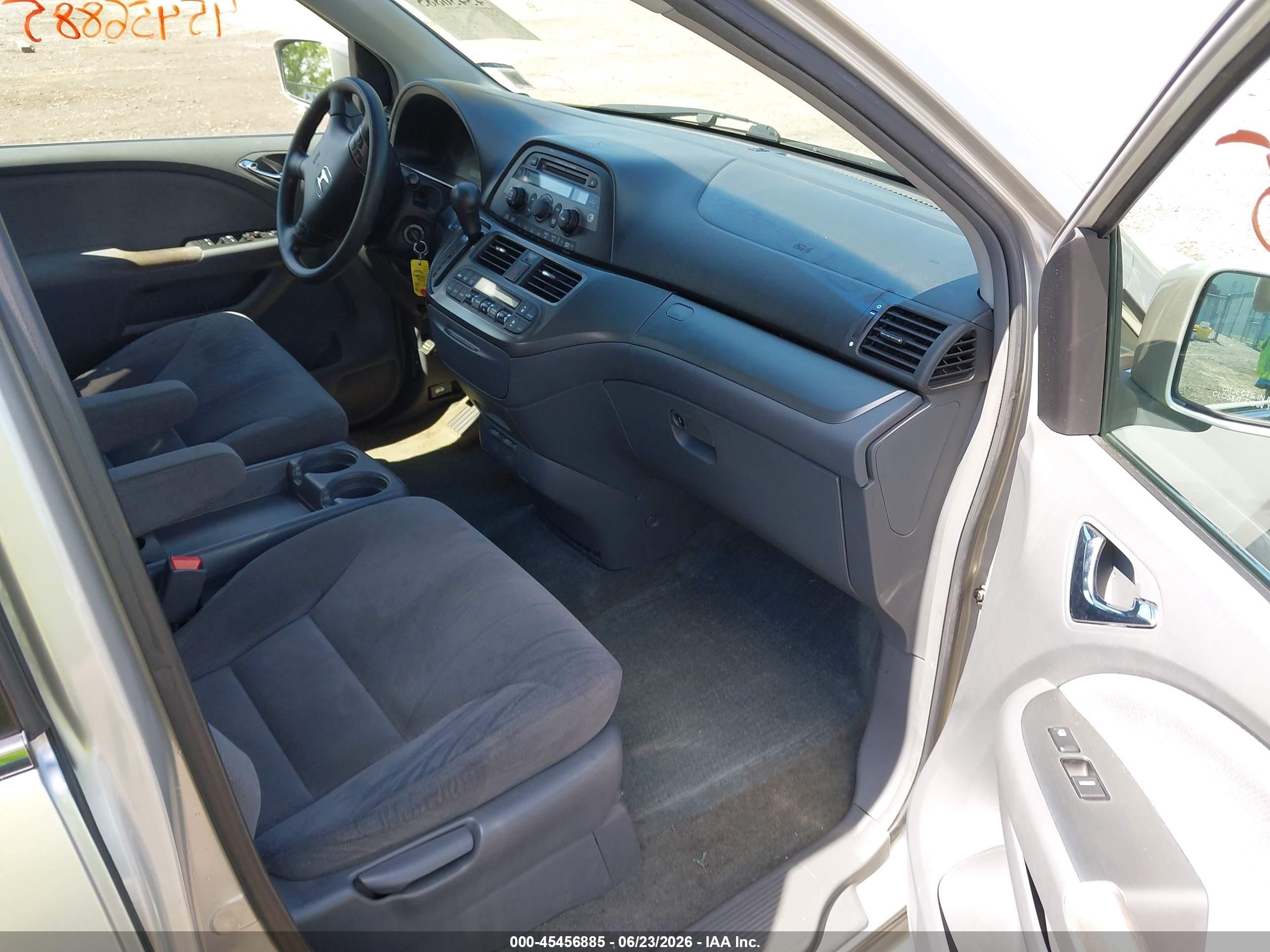 2006 Honda Odyssey Ex Silver vin: 5FNRL384X6B405204