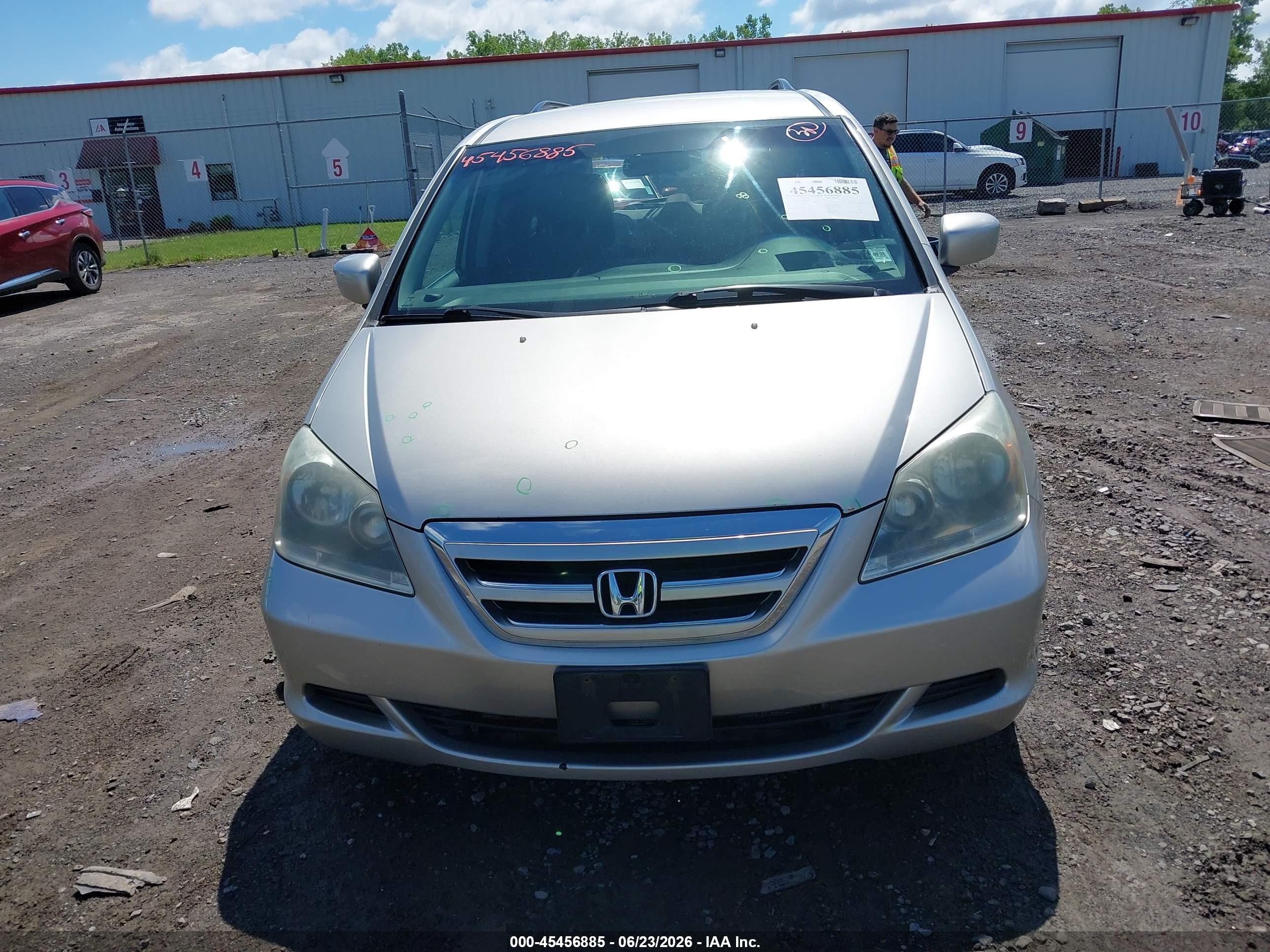 2006 Honda Odyssey Ex Silver vin: 5FNRL384X6B405204