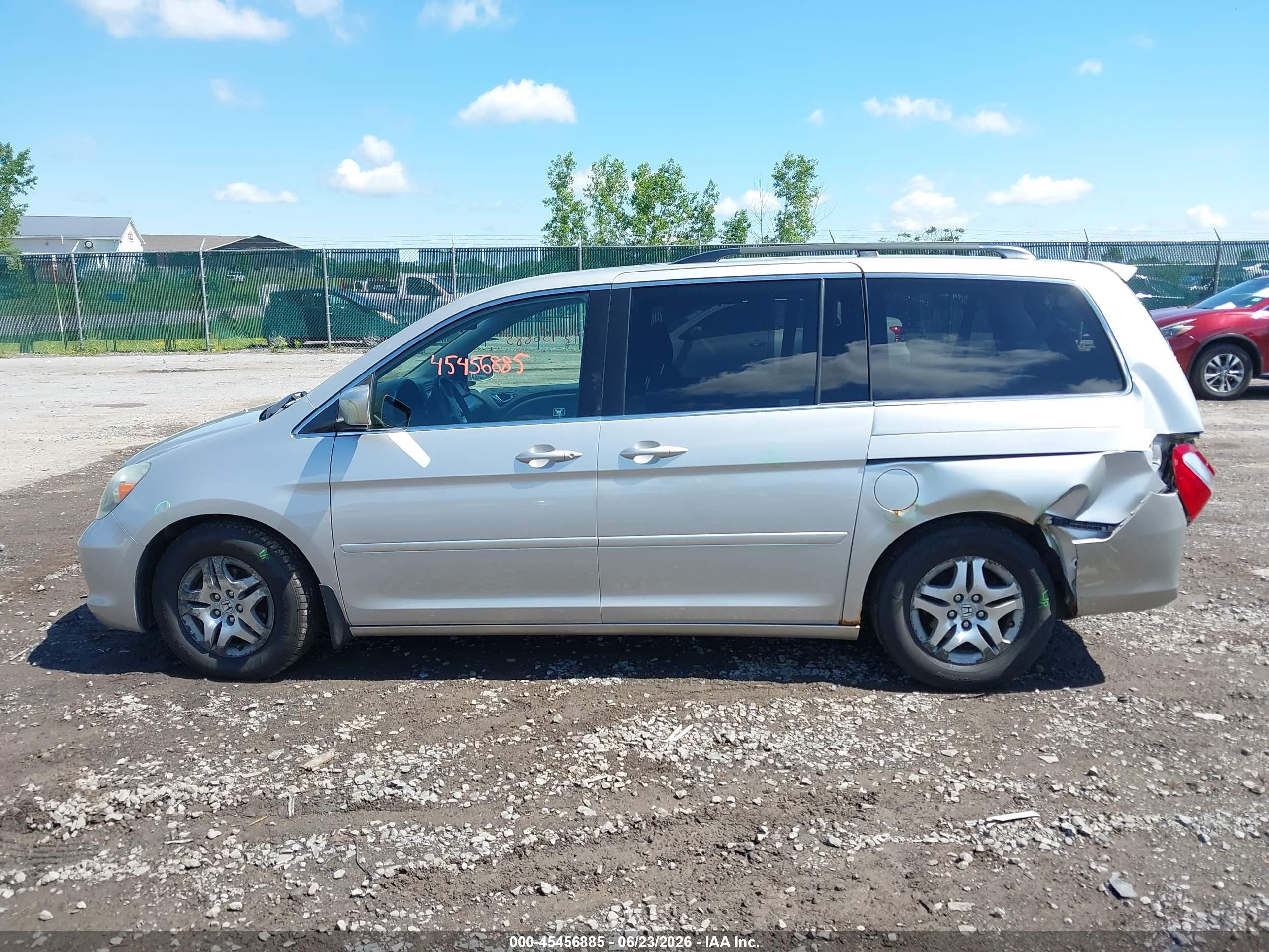2006 Honda Odyssey Ex Silver vin: 5FNRL384X6B405204