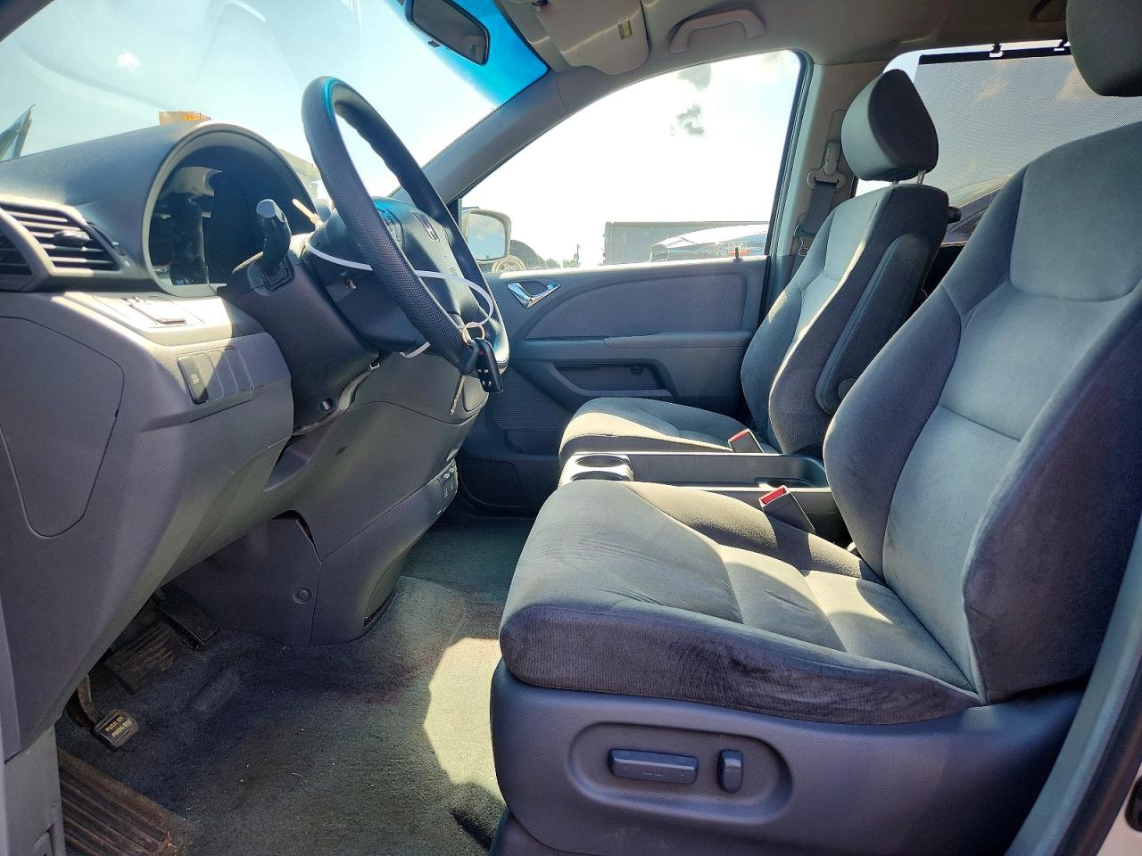 2006 Honda Odyssey Ex Silver vin: 5FNRL384X6B413092