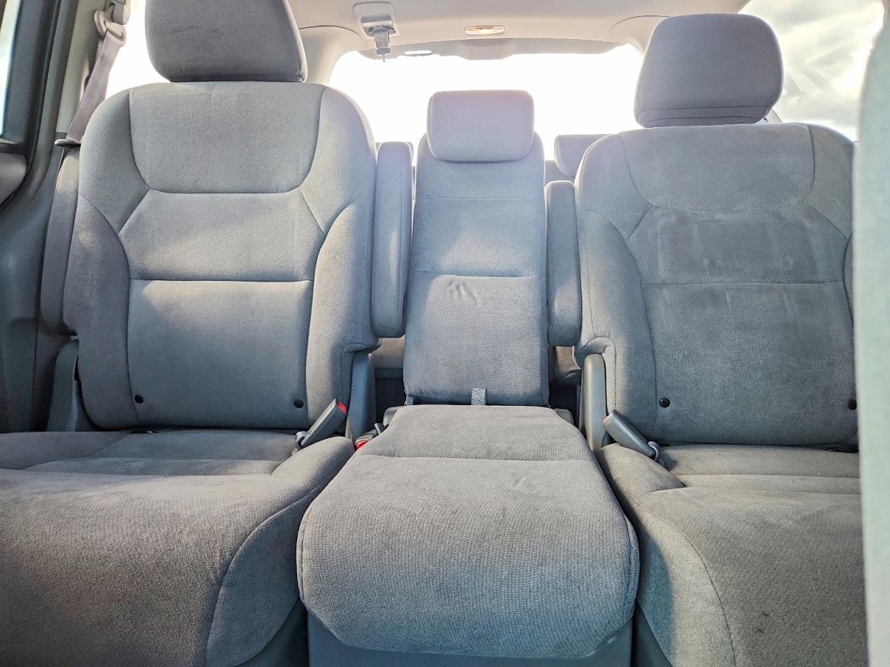 2006 Honda Odyssey Ex Silver vin: 5FNRL384X6B413092