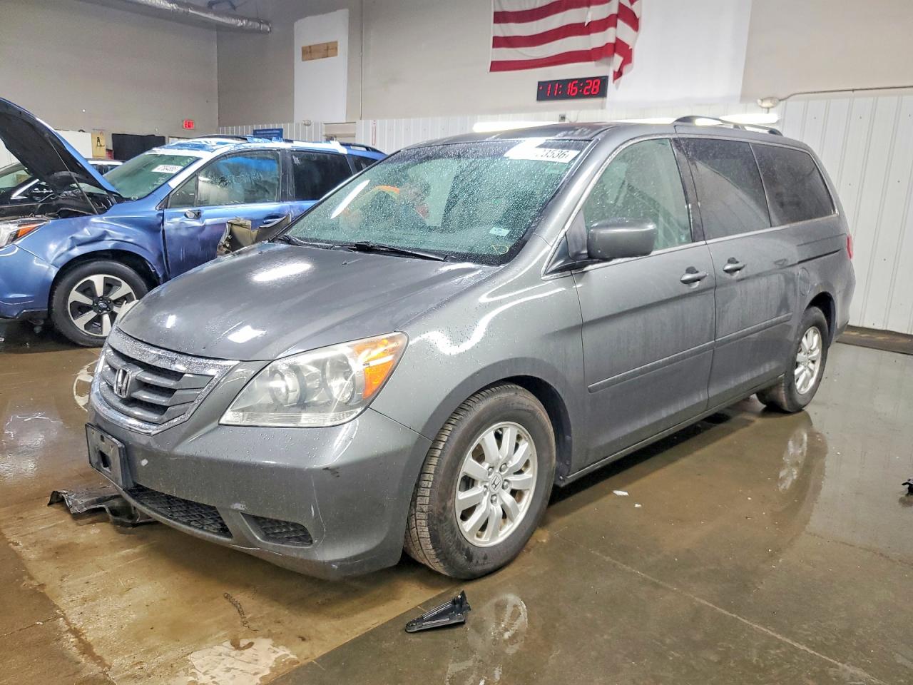 2008 Honda Odyssey Ex Gray vin: 5FNRL384X8B108744