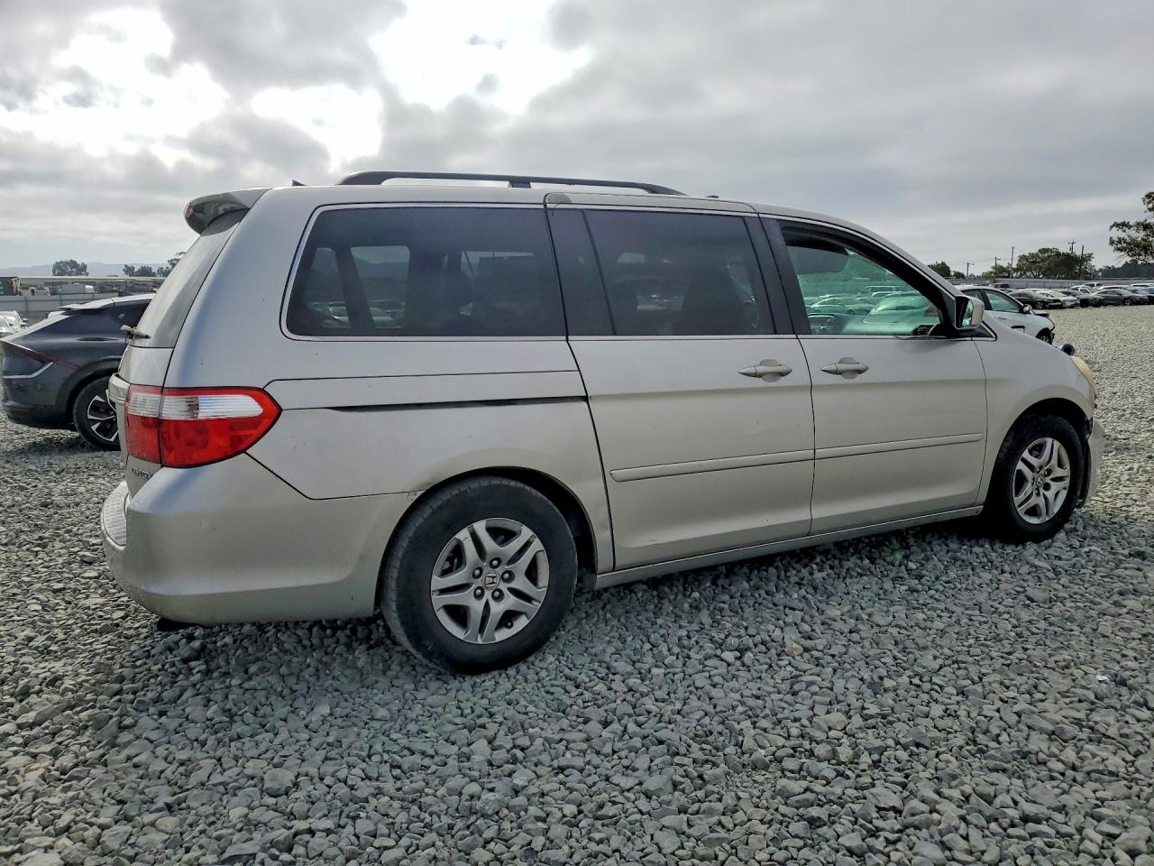 2005 Honda Odyssey Exl Серебряный vin: 5FNRL38625B110064