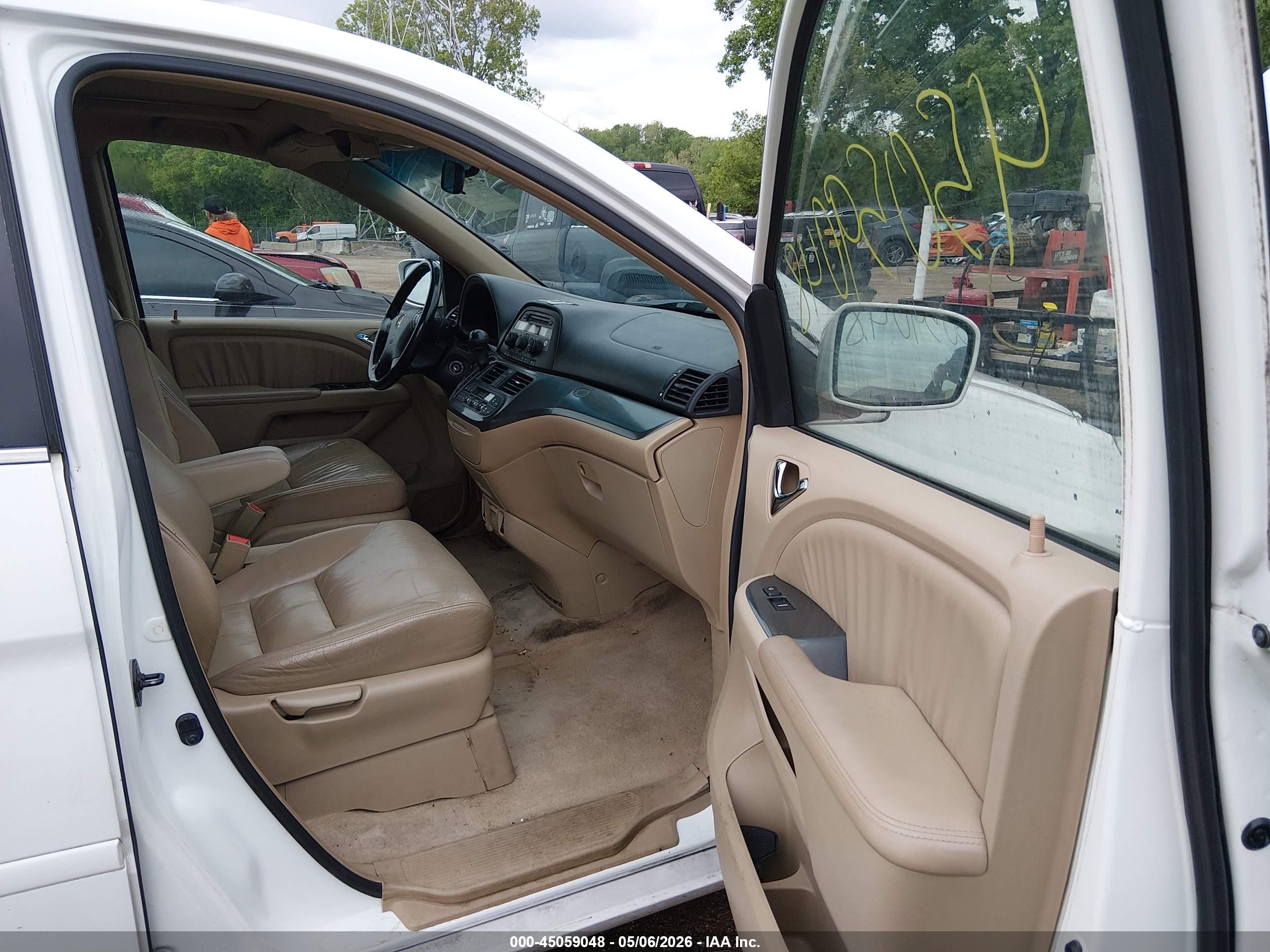2006 Honda Odyssey Ex-l White vin: 5FNRL38636B402517