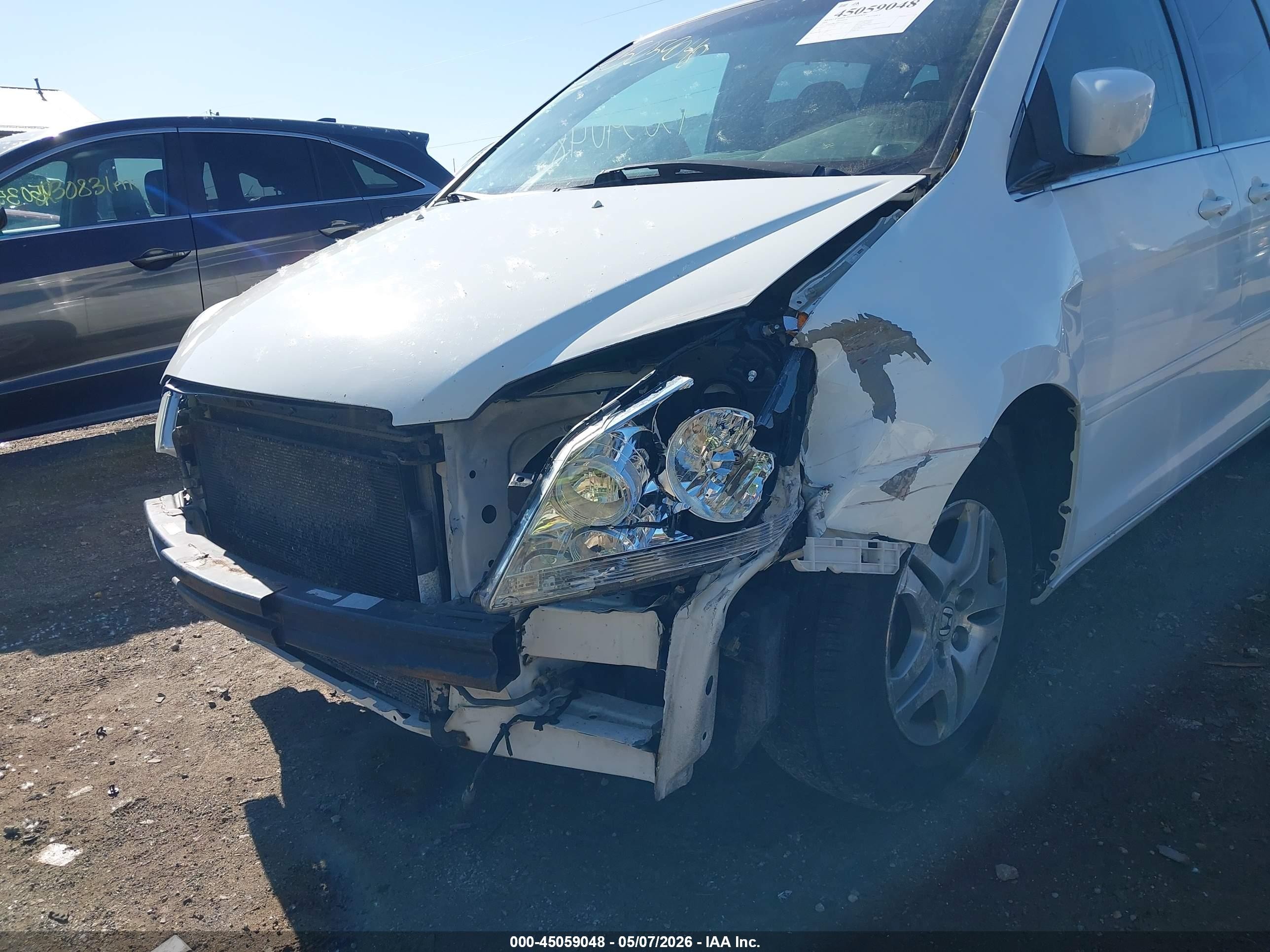 2006 Honda Odyssey Ex-l White vin: 5FNRL38636B402517