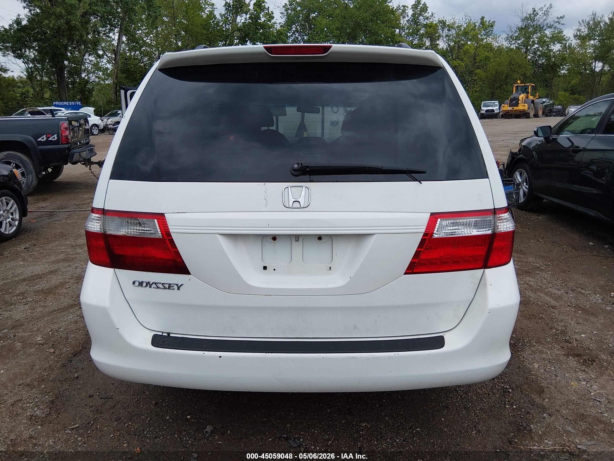 2006 Honda Odyssey Ex-l White vin: 5FNRL38636B402517