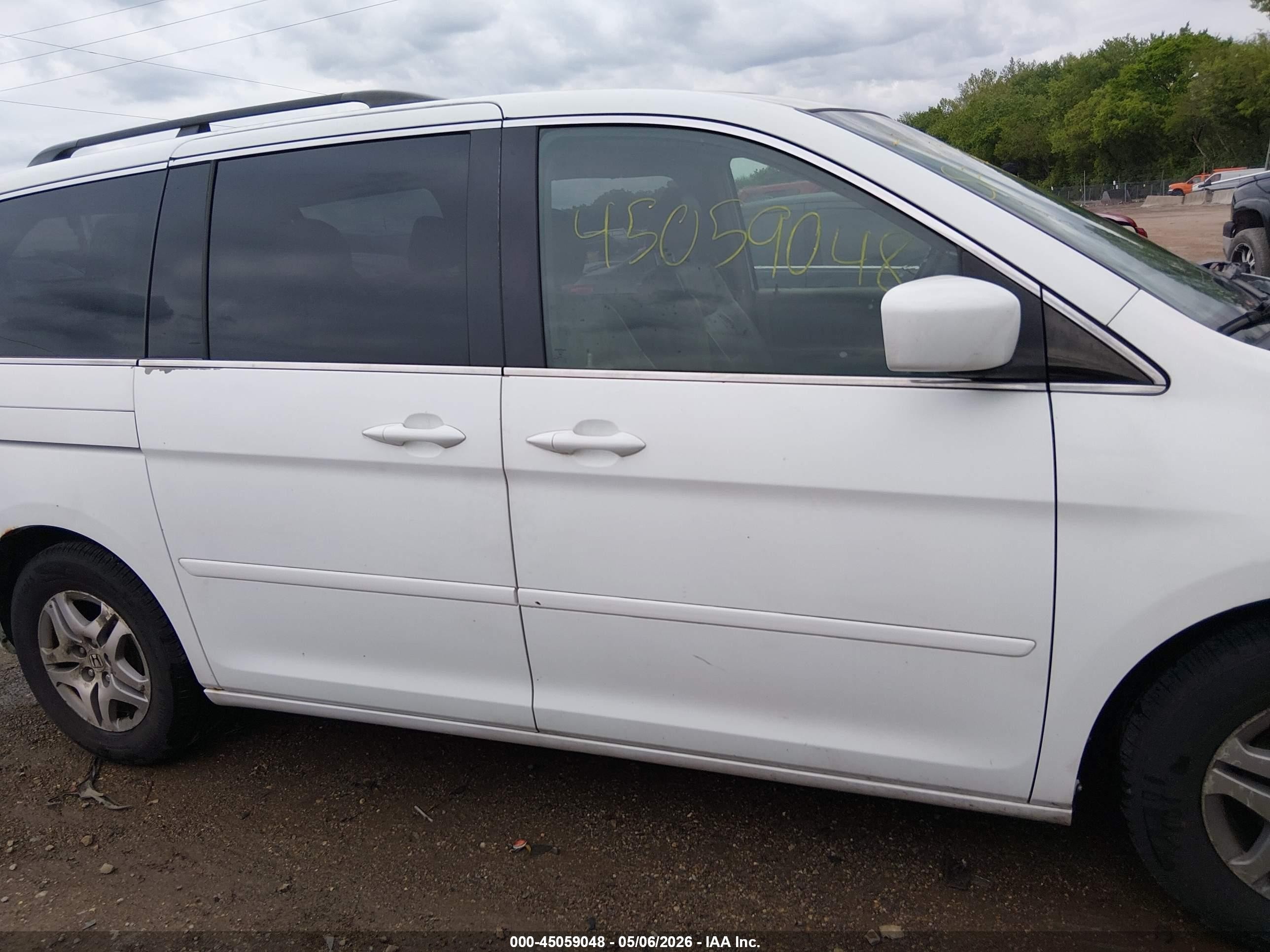 2006 Honda Odyssey Ex-l White vin: 5FNRL38636B402517