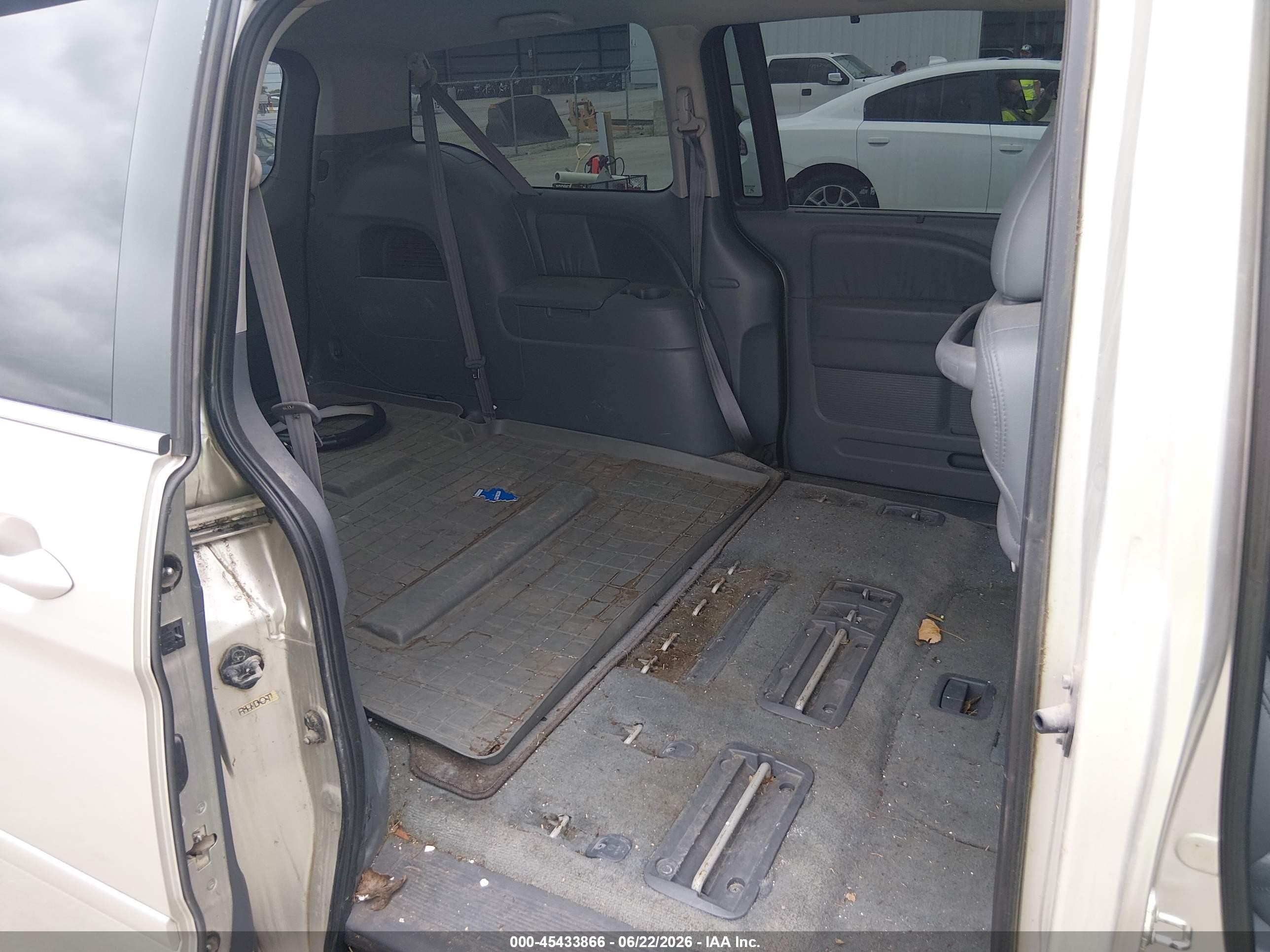 2007 Honda Odyssey Ex-l Silver vin: 5FNRL38657B444141