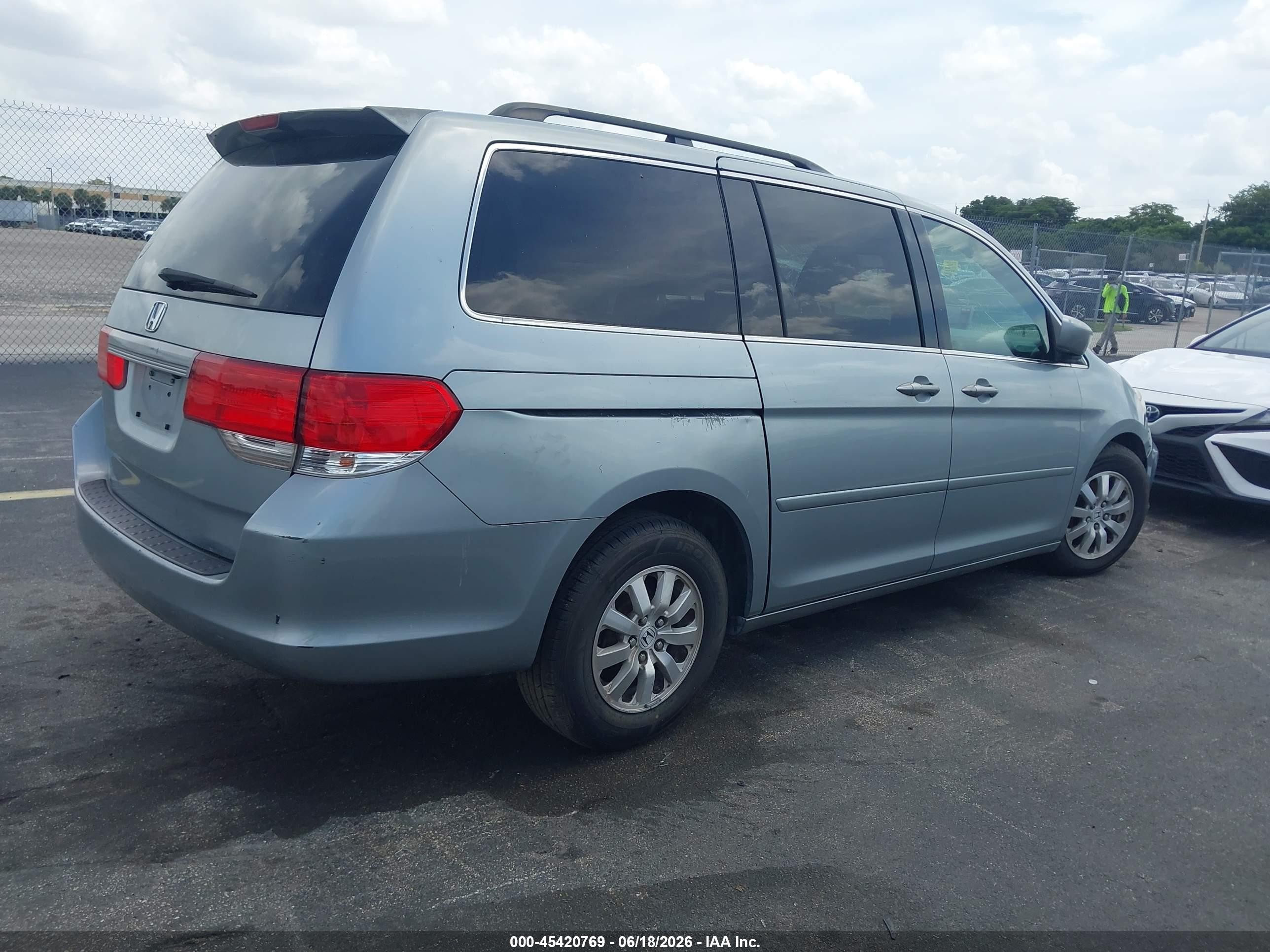 2008 Honda Odyssey Ex-l Gray vin: 5FNRL38668B104532