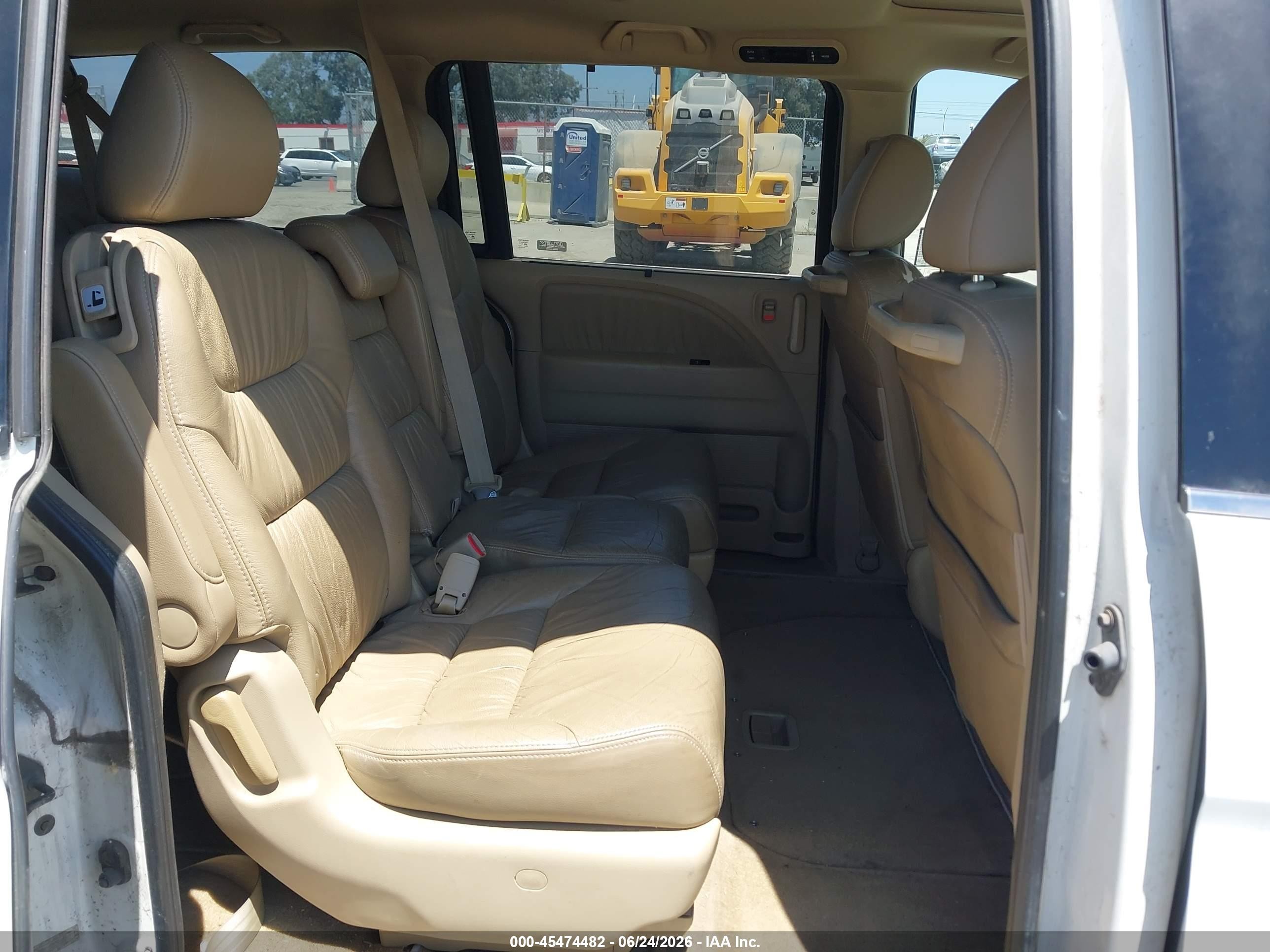 2008 Honda Odyssey Ex-l White vin: 5FNRL38688B096840