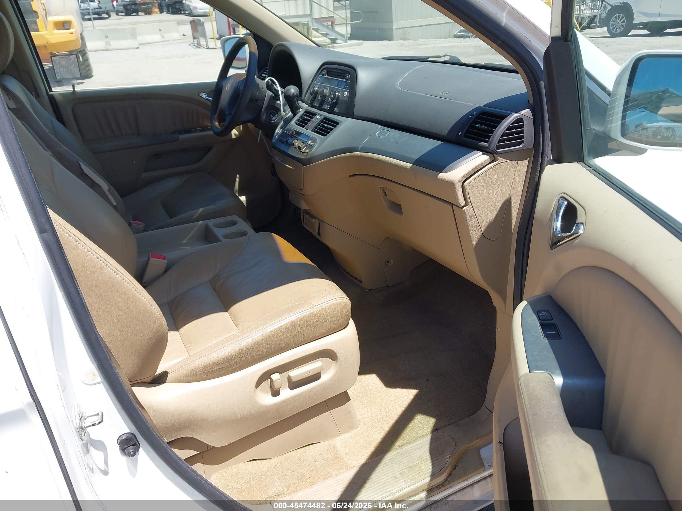 2008 Honda Odyssey Ex-l White vin: 5FNRL38688B096840
