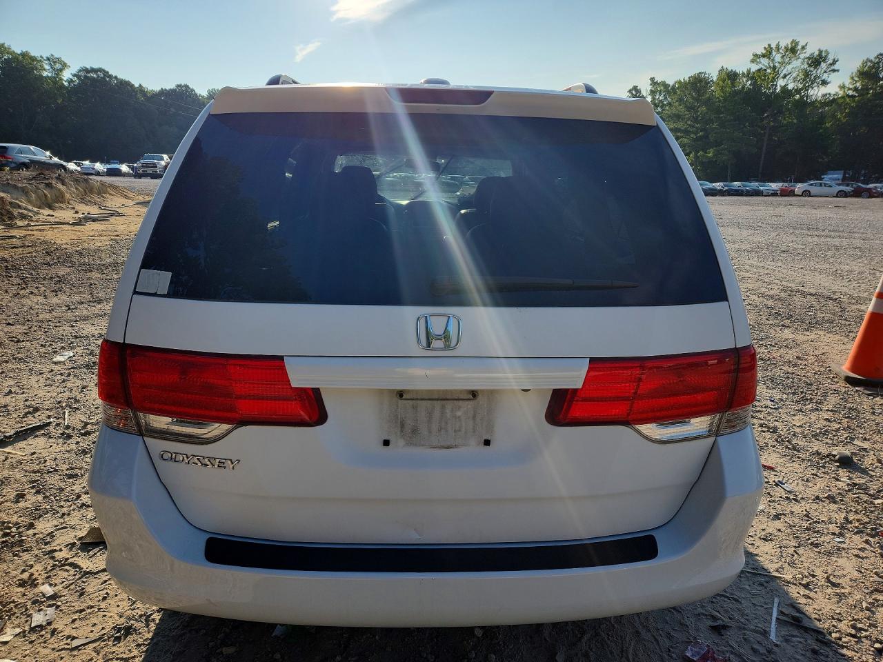 2008 Honda Odyssey Exl White vin: 5FNRL38688B404024
