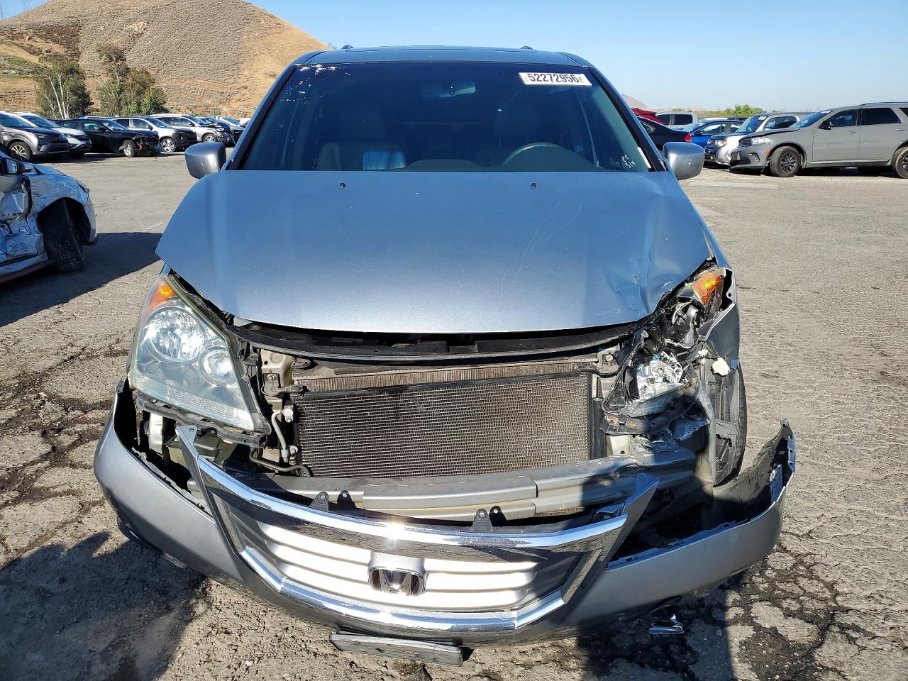 2008 Honda Odessey Silver vin: 5FNRL38698B108459